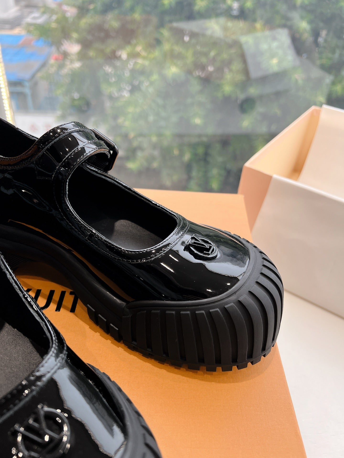 LOUIS VUITTON RUBY FLAT MARY JANE IN BLACK PATENT CALFSKIN
