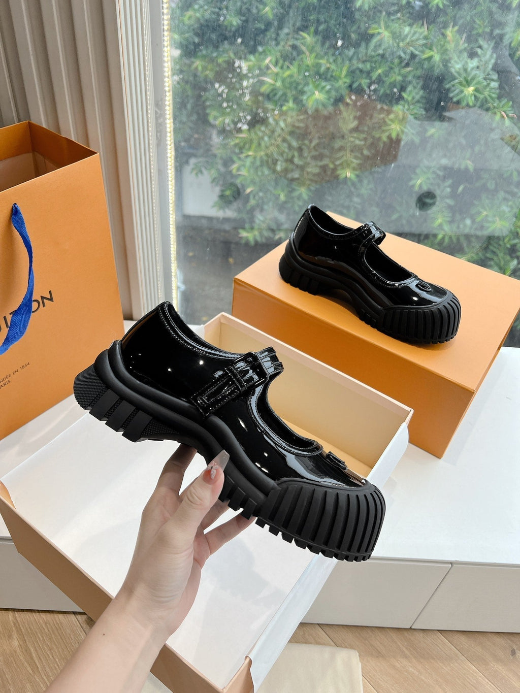 LOUIS VUITTON RUBY FLAT MARY JANE IN BLACK PATENT CALFSKIN