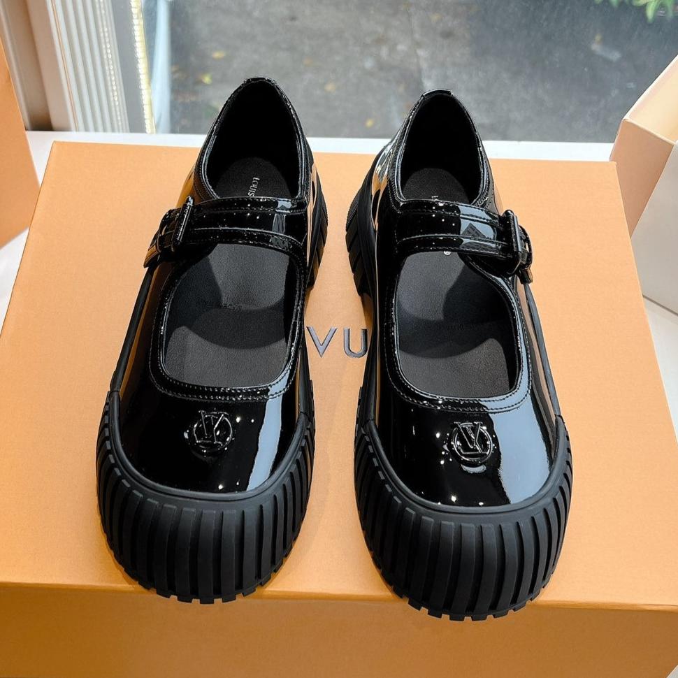 LOUIS VUITTON RUBY FLAT MARY JANE IN BLACK PATENT CALFSKIN
