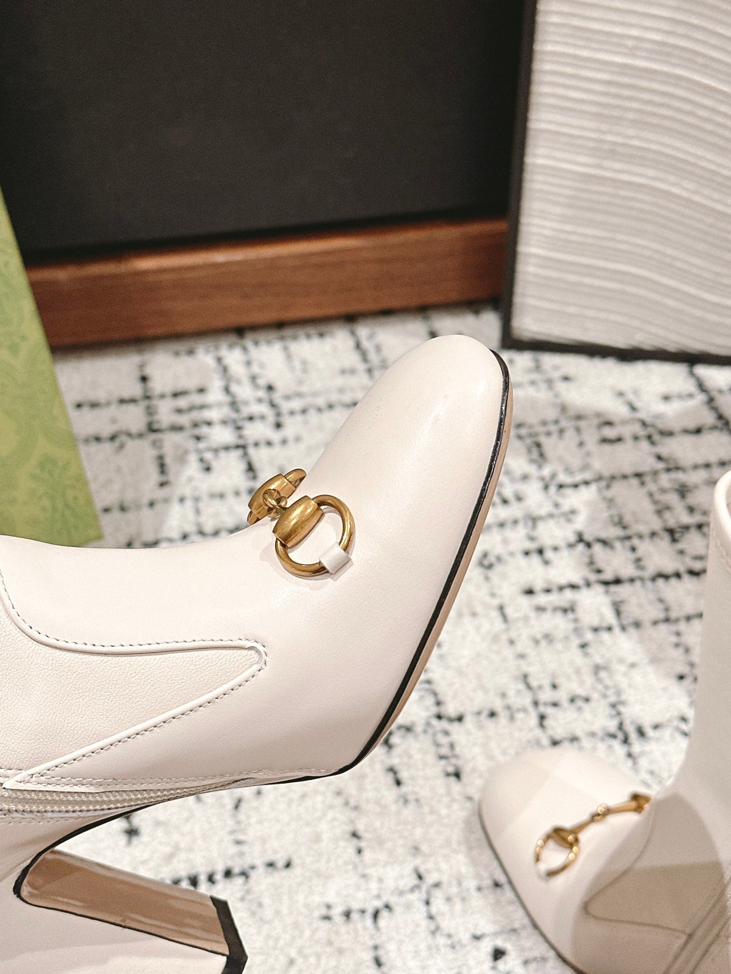 GUCCI HORSEBIT ANKLE BOOTS 9.5CM IN WHITE SHEEPSKIN