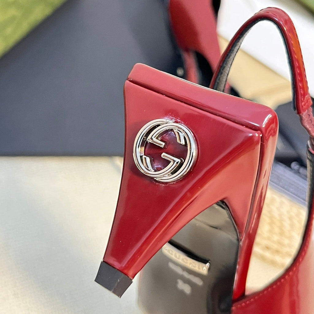 GUCCI Women's G plain leather Logo Slingbacks Currant Red