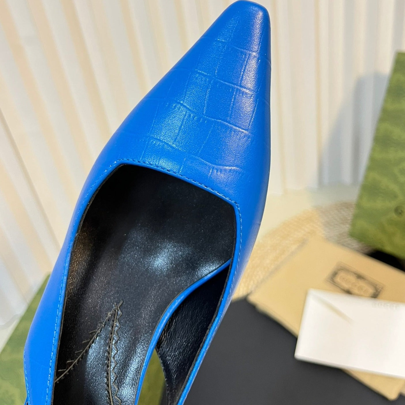 GUCCI Women's G pointed silver-letter Logo slingbacks Azure Blue