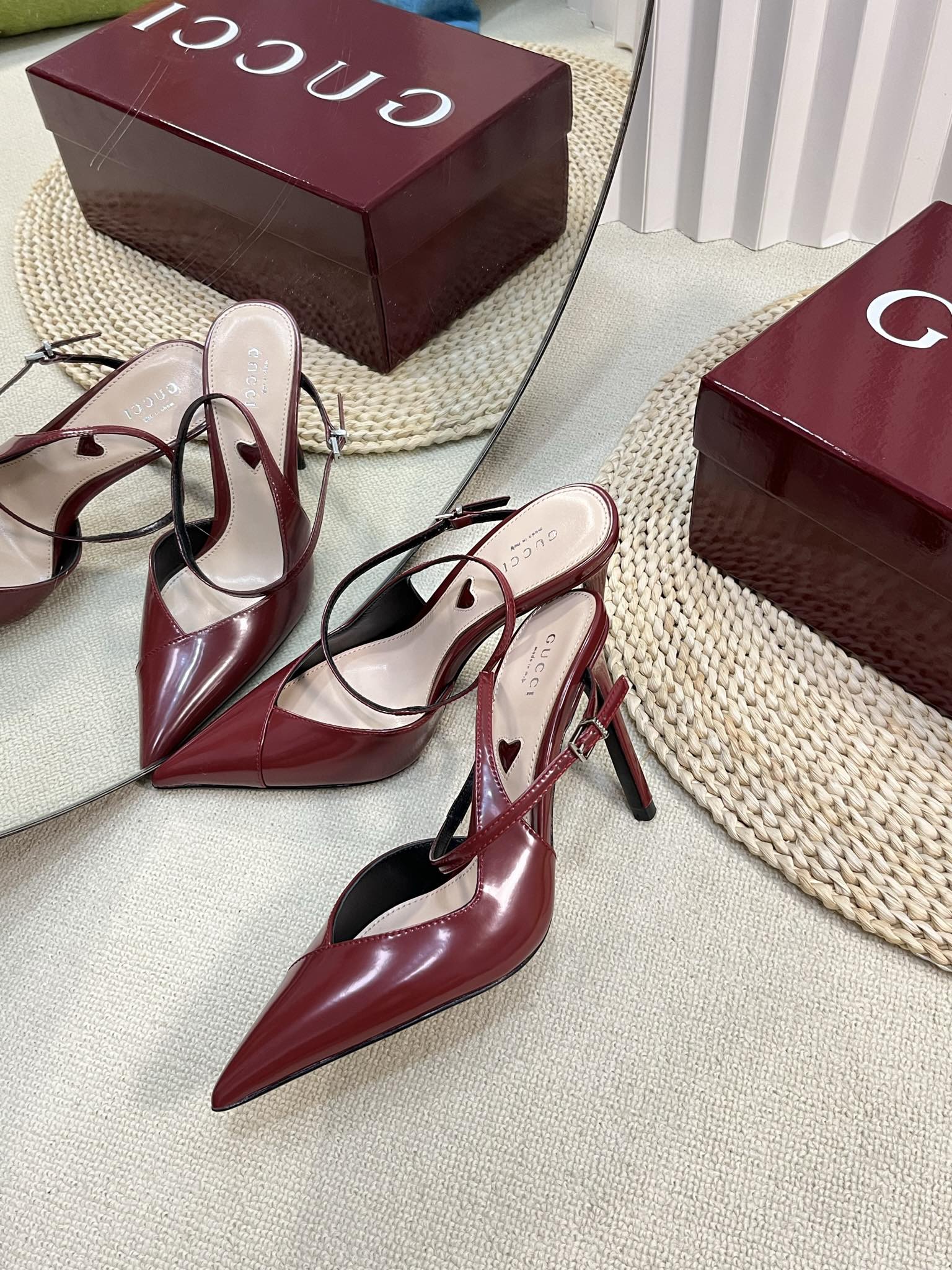 GUCCI HIGH SLINGBACK PUMP 10 CM IN CHERRY RED GLOSSY CALFSKIN