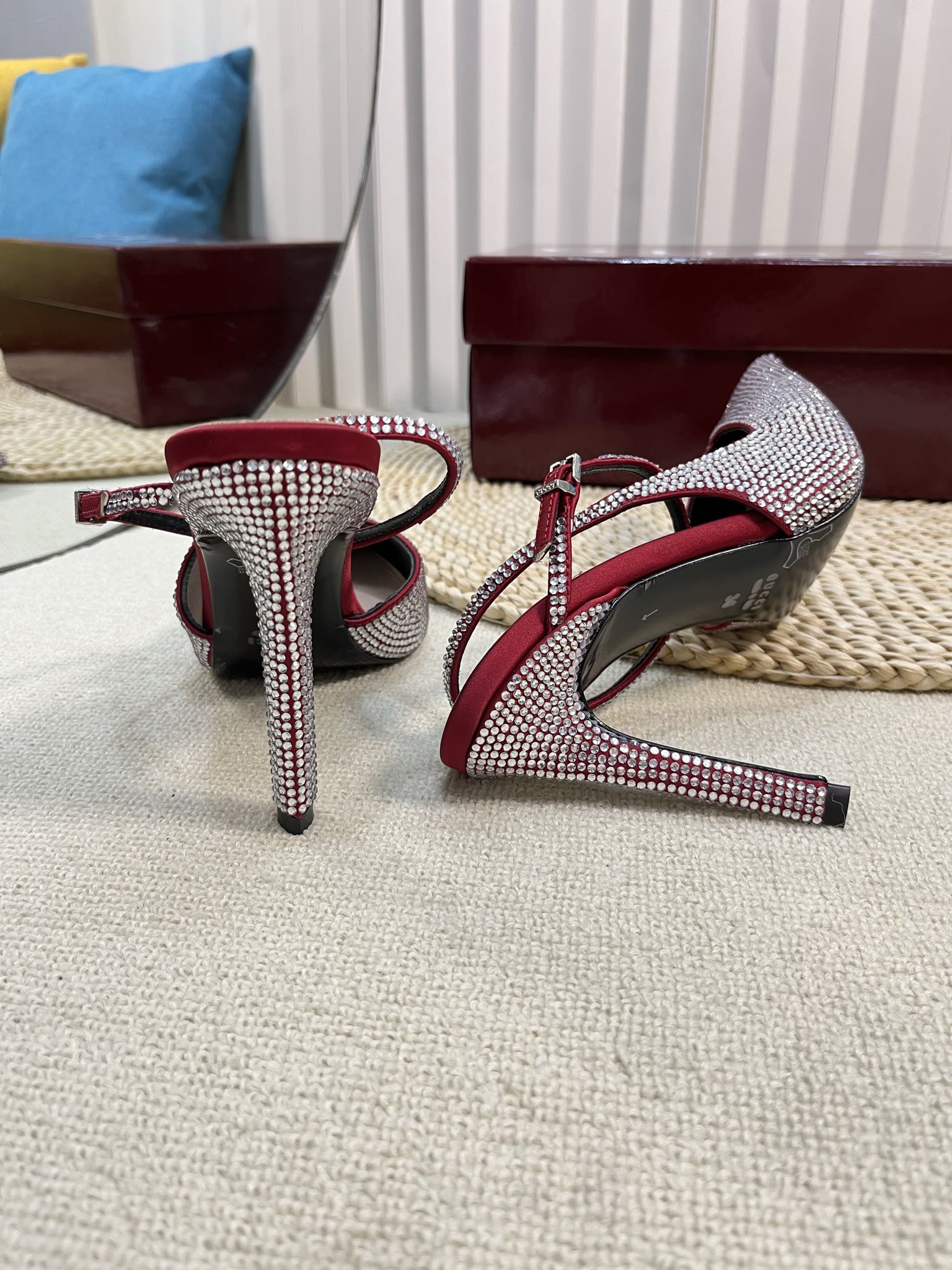 GUCCI HIGH SLINGBACK 10 CM IN CHERRY RED SILK WITH FULL RHINSTONES