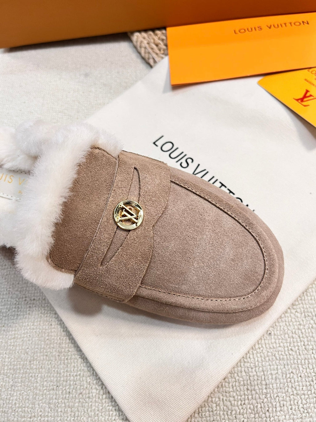 LOUIS VUITTON LV COSY FLAT COMFORT CLOG IN MEDIUM BROWN SUEDE AND SHEARLING LINING
