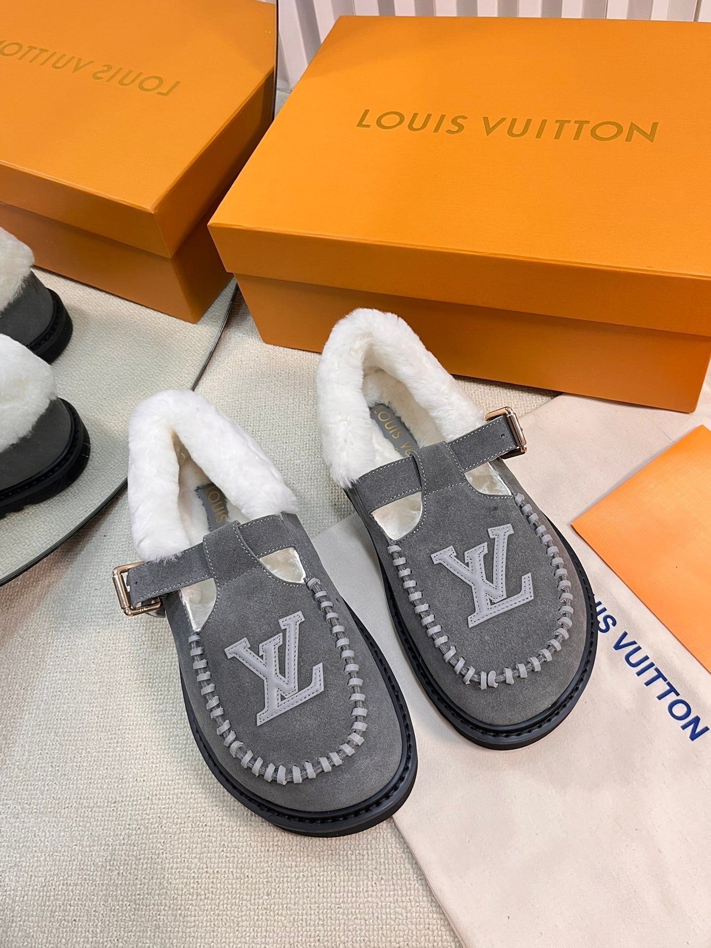 LOUIS VUITTON COLORADO COMFORT MARY JANE IN SHADOW GRAY SUEDE AND SHEARLING LINING