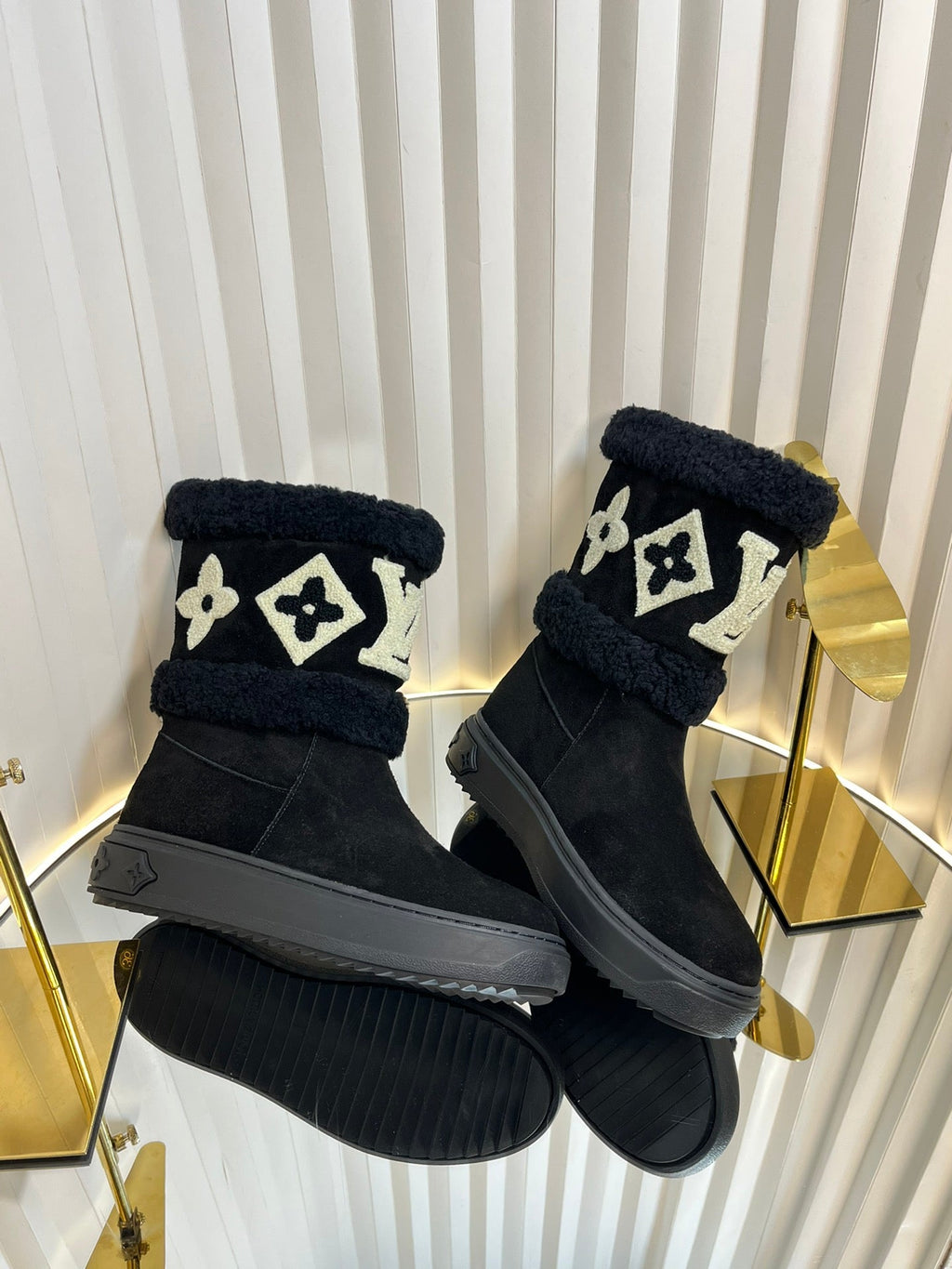 LOUIS VUITTON SNOWDROP FLAT ANKLE BOOTS IN BLACK SUEDE
