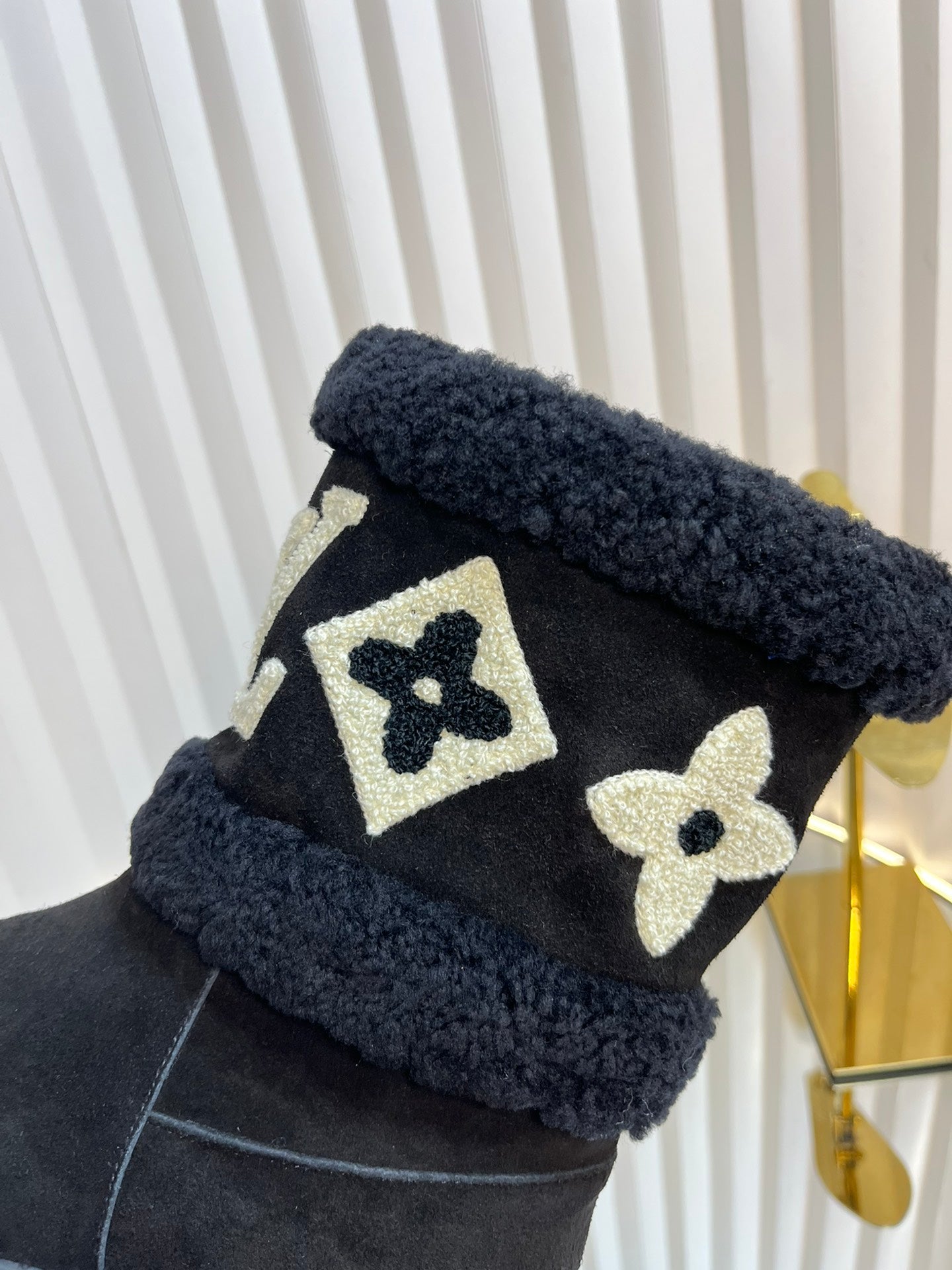 LOUIS VUITTON SNOWDROP FLAT ANKLE BOOTS IN BLACK SUEDE