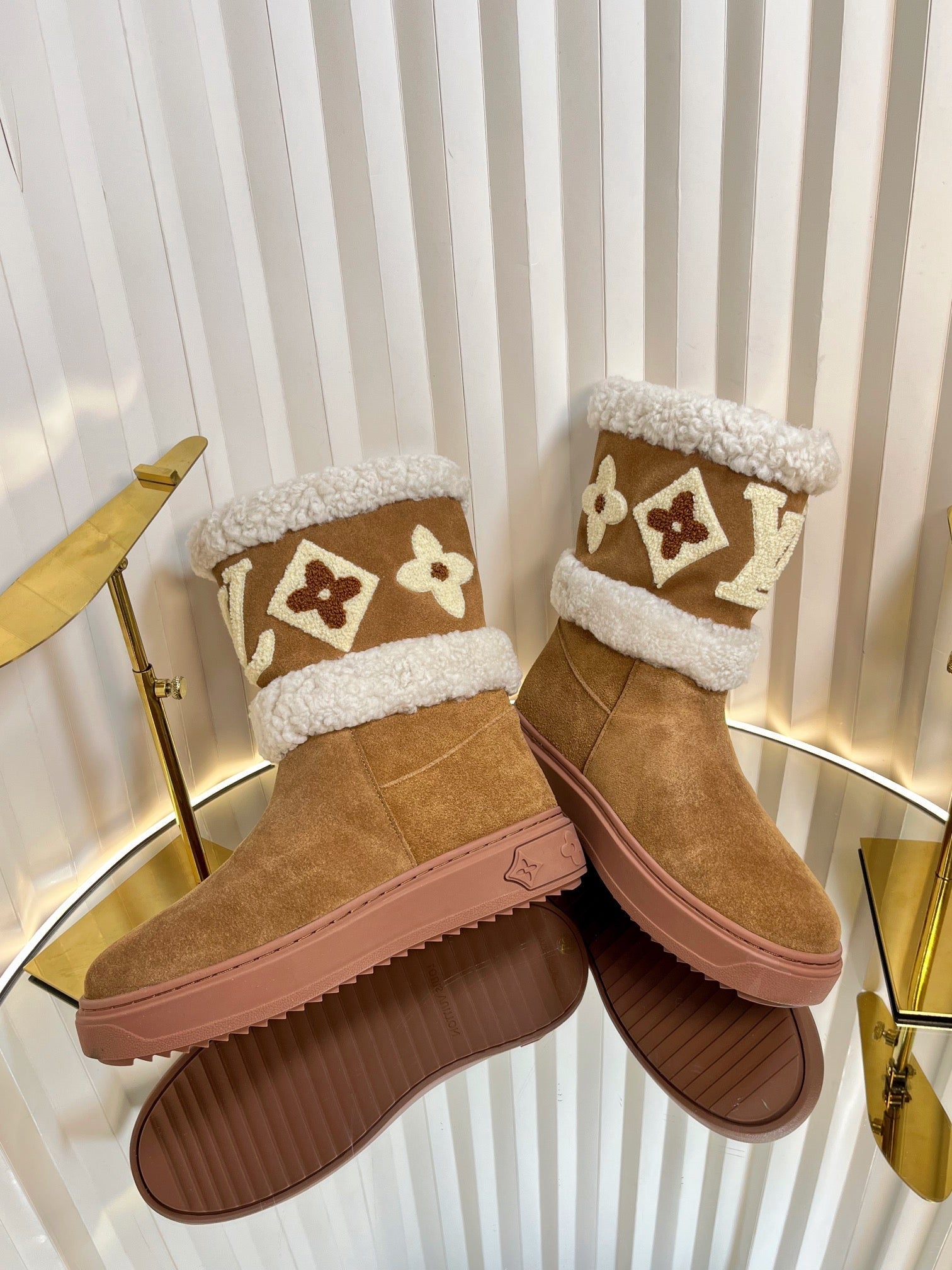 LOUIS VUITTON SNOWDROP FLAT ANKLE BOOTS IN CIDER BROWN SUEDE