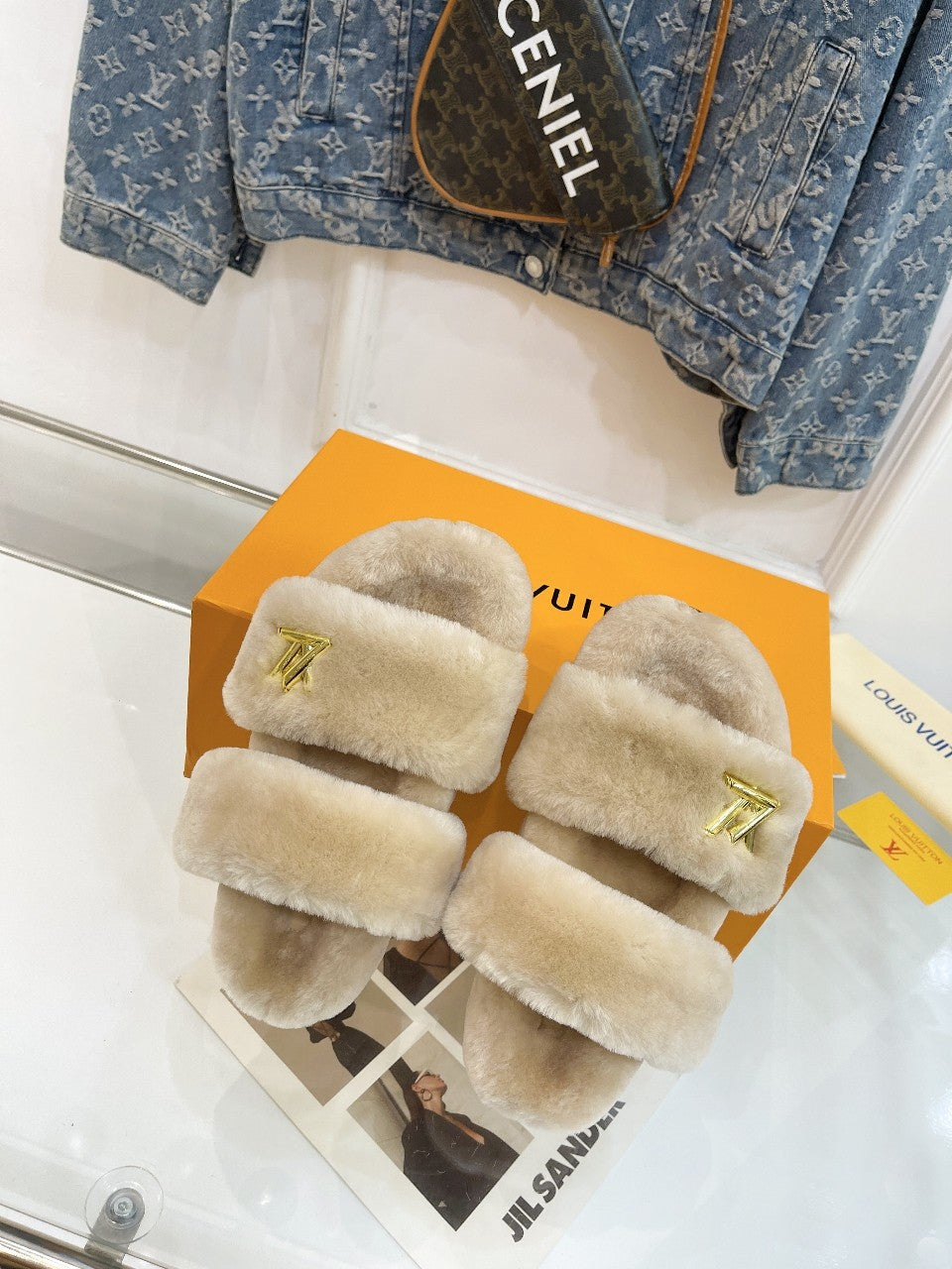 LOUIS VUITTON HALF MULE SLIPPERS IN CAMEL BEIGE FLEECE FEATURING METALLIC LOGO