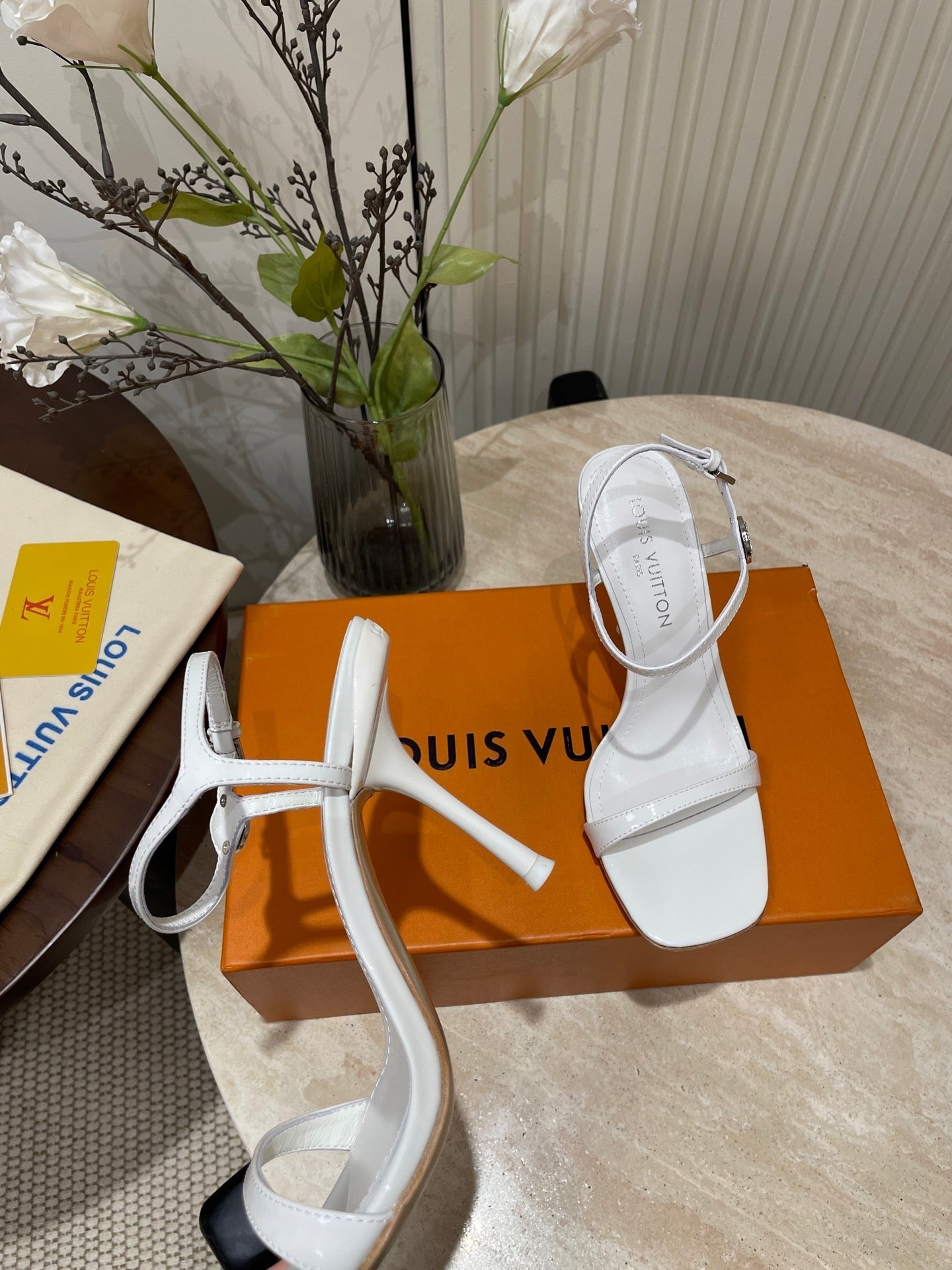 LOUIS VUITTON 6AM HIGH SANDAL 95 MM IN WHITE PATENT LAMBSKIN