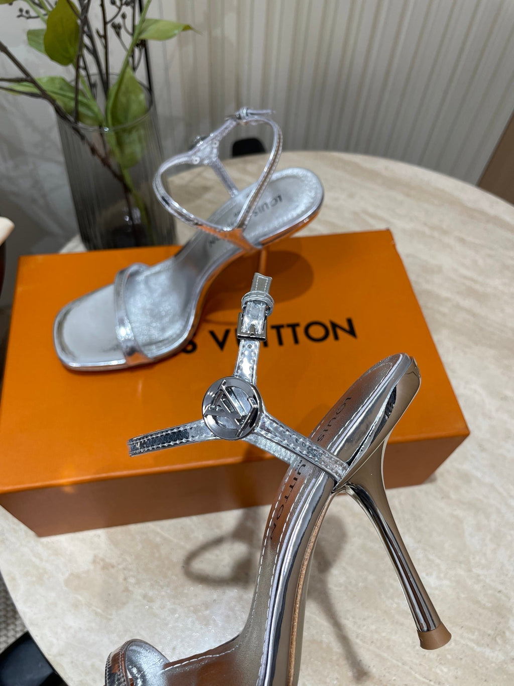 LOUIS VUITTON 6AM HIGH SANDAL 95 MM IN SILVER LAMBSKIN