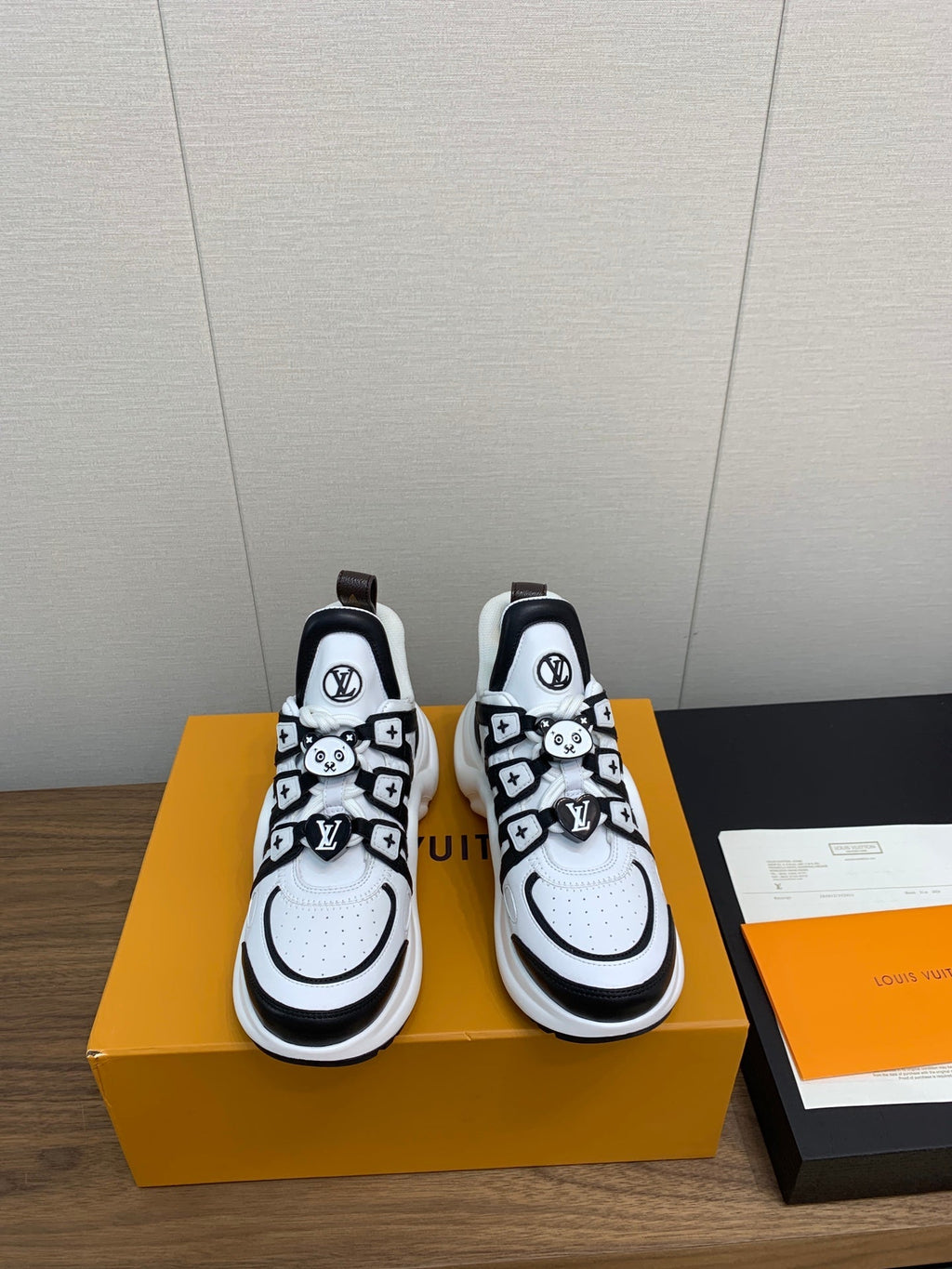 LOUIS VUITTON LV ARCHLIGHT SNEAKER BLACK MIX WHITE