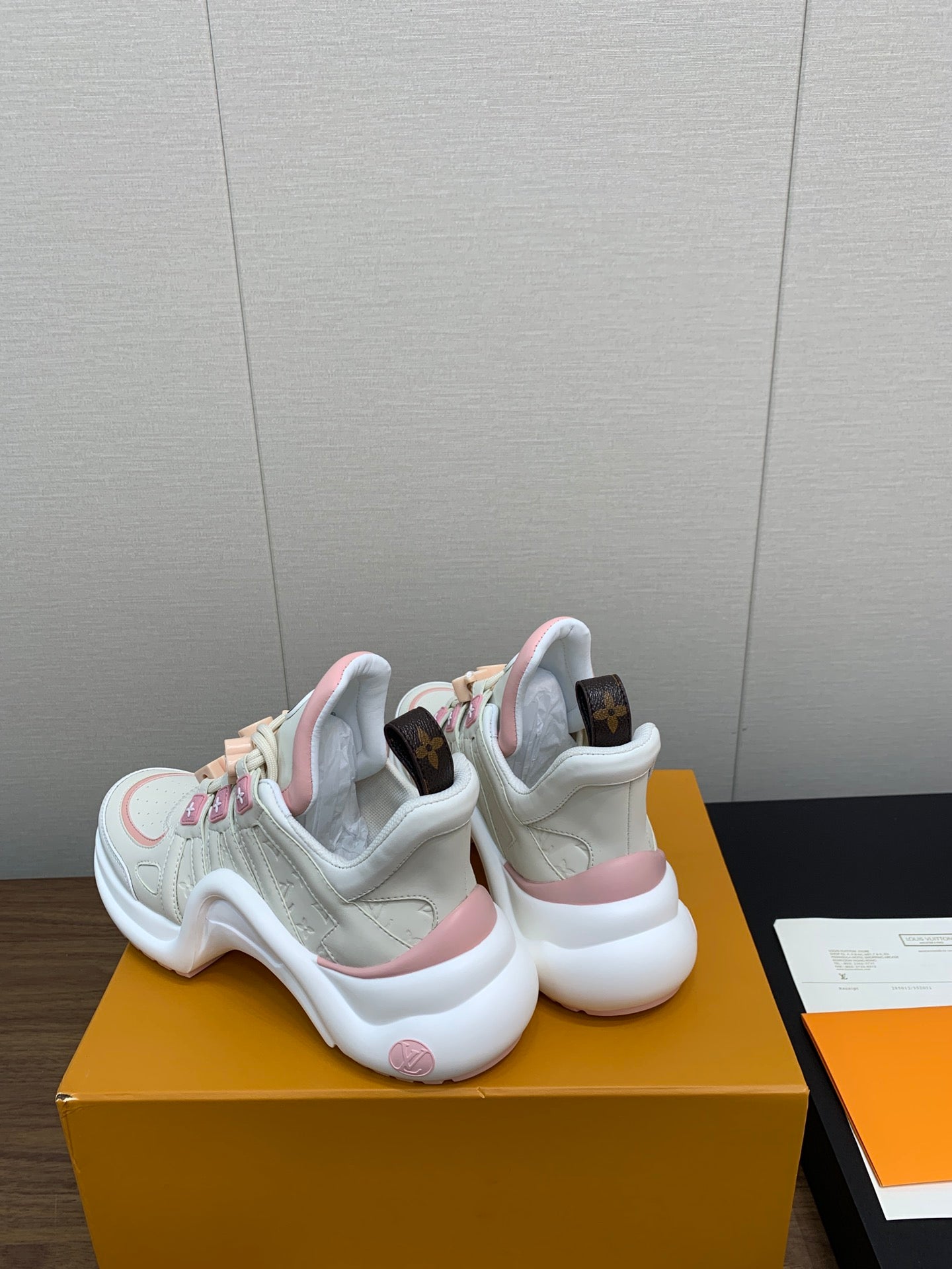 LOUIS VUITTON LV ARCHLIGHT SNEAKER BEIGE MIX LIGHT PINK