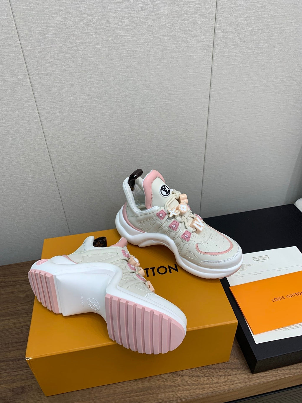 LOUIS VUITTON LV ARCHLIGHT SNEAKER BEIGE MIX LIGHT PINK