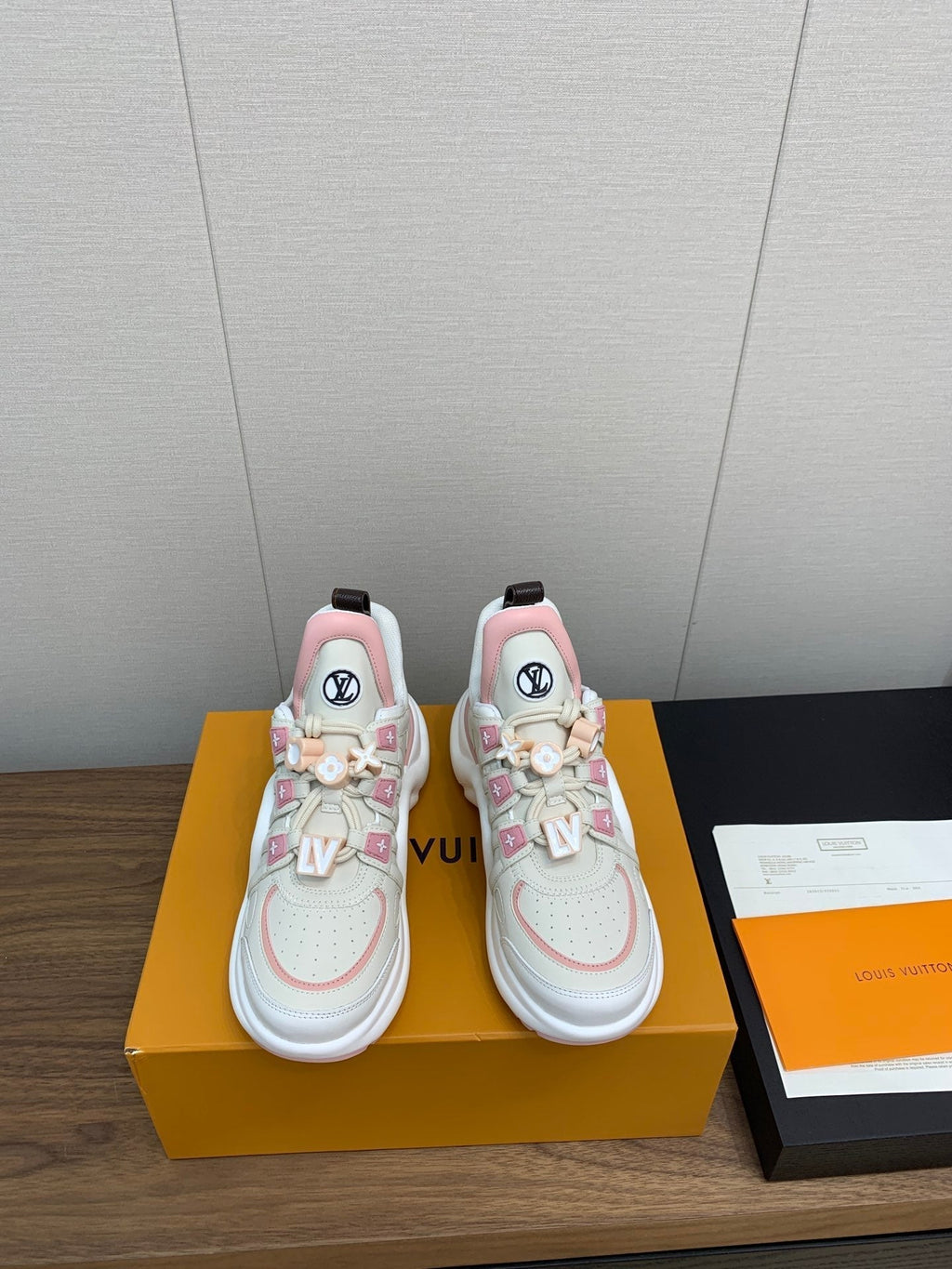 LOUIS VUITTON LV ARCHLIGHT SNEAKER BEIGE MIX LIGHT PINK