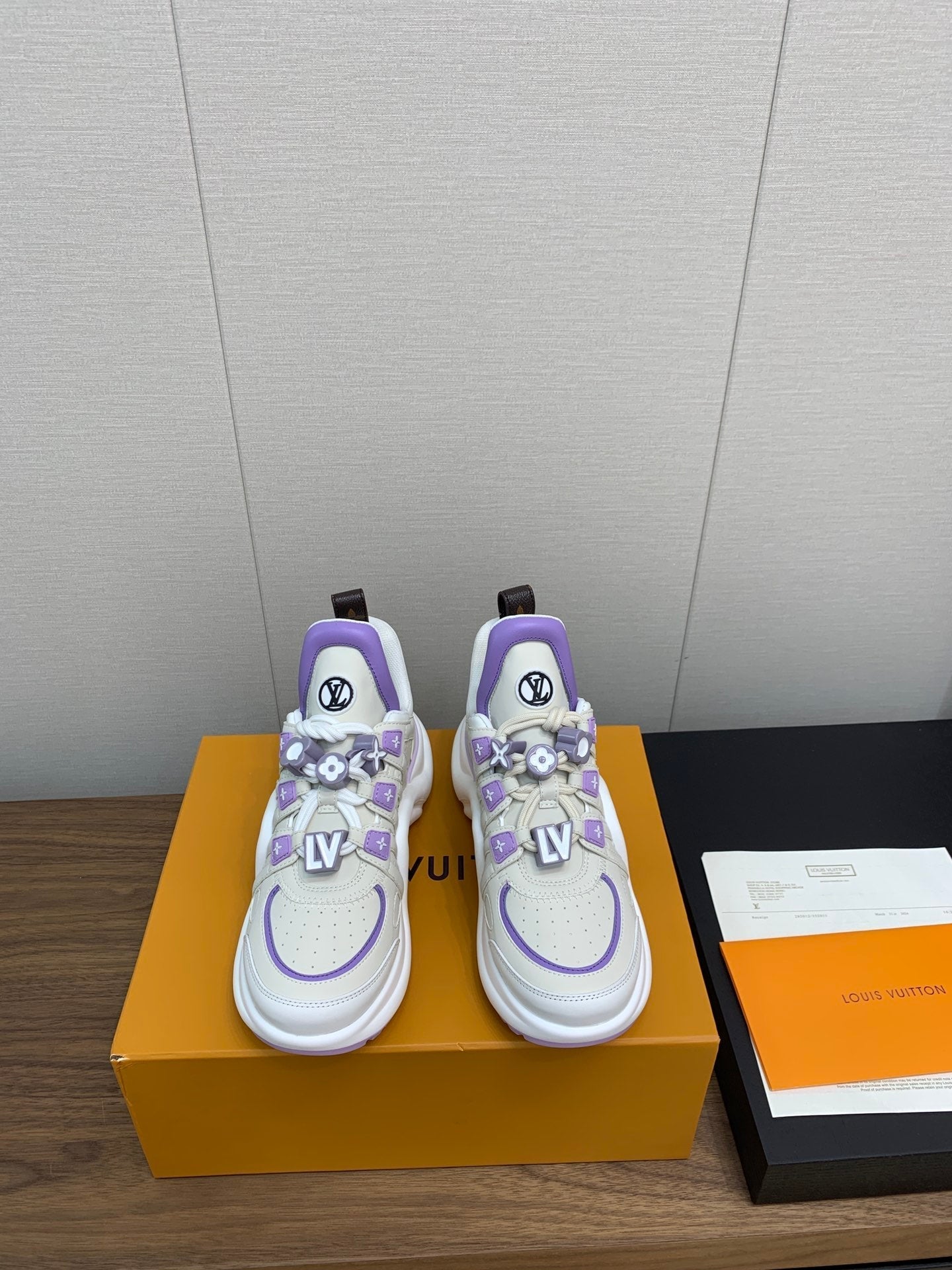 LOUIS VUITTON LV ARCHLIGHT SNEAKER BEIGE MIX VIOLET CALFSKIN