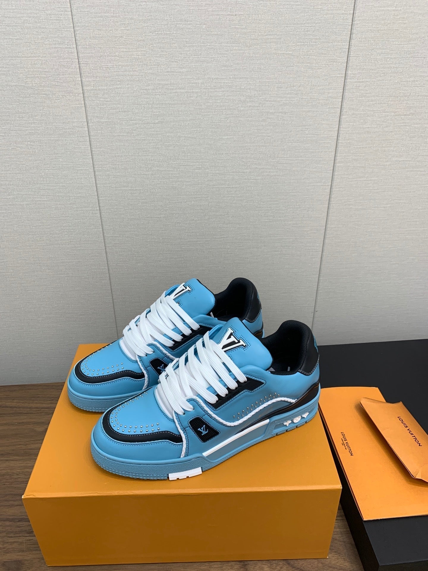 LOUIS VUITTON LV WOMEN'S TRAINER IN CERULEAN BLUE CALFSKIN