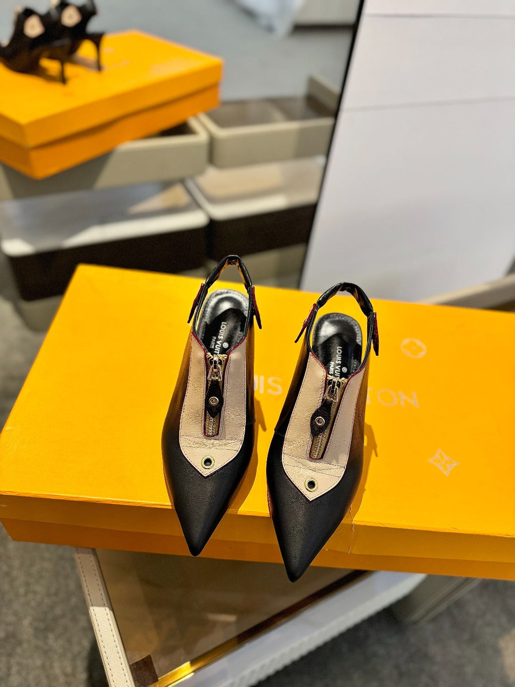 LOUIS VUITTON ALLURE HIGH 8 CM SLINGBACK IN BLACK MIX SAND BROWN CALFSKIN