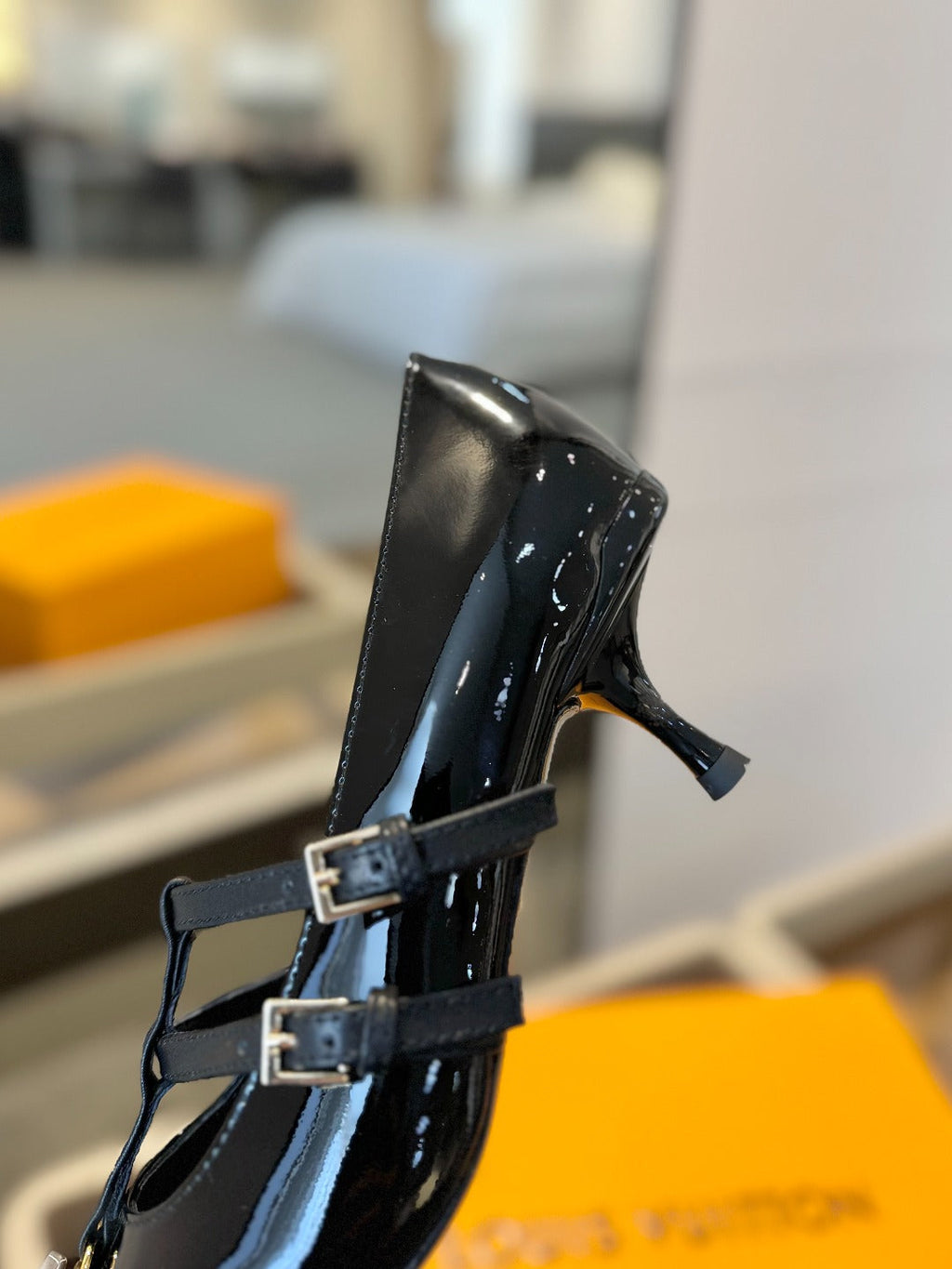 LOUIS VUITTON HIGH PUMP 5 CM TRIPLE-STRAP IN BLACK PATENT CALFSKIN