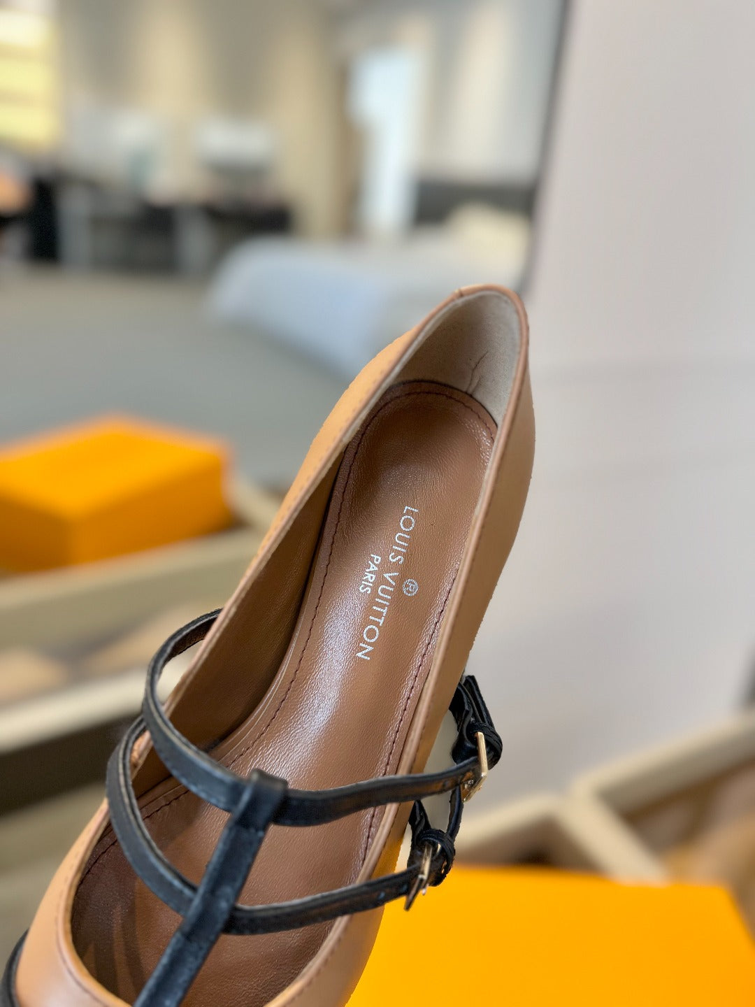 LOUIS VUITTON HIGH PUMP 5 CM TRIPLE-STRAP IN CIDER BROWN CALFSKIN WITH BLACK STRAP