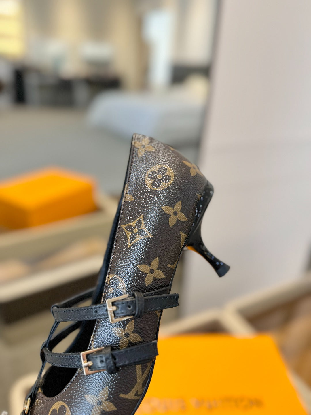 LOUIS VUITTON HIGH PUMP 5 CM TRIPLE-STRAP IN CHOCOLATE BROWN MONOGRAM CALFSKIN WITH BLACK STRAP