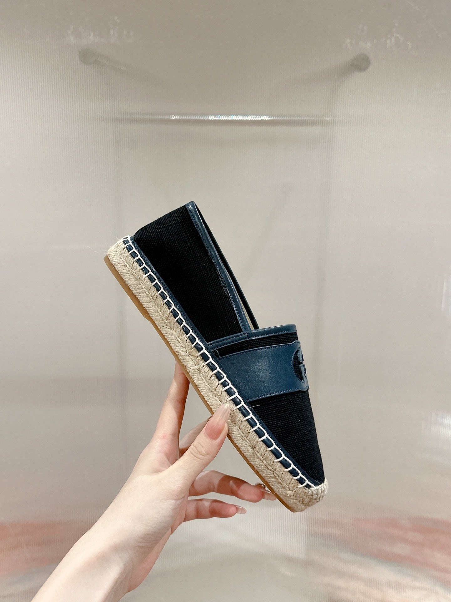 GUCCI ESPADRILLES SLIP - ON BLACK CANVAS
