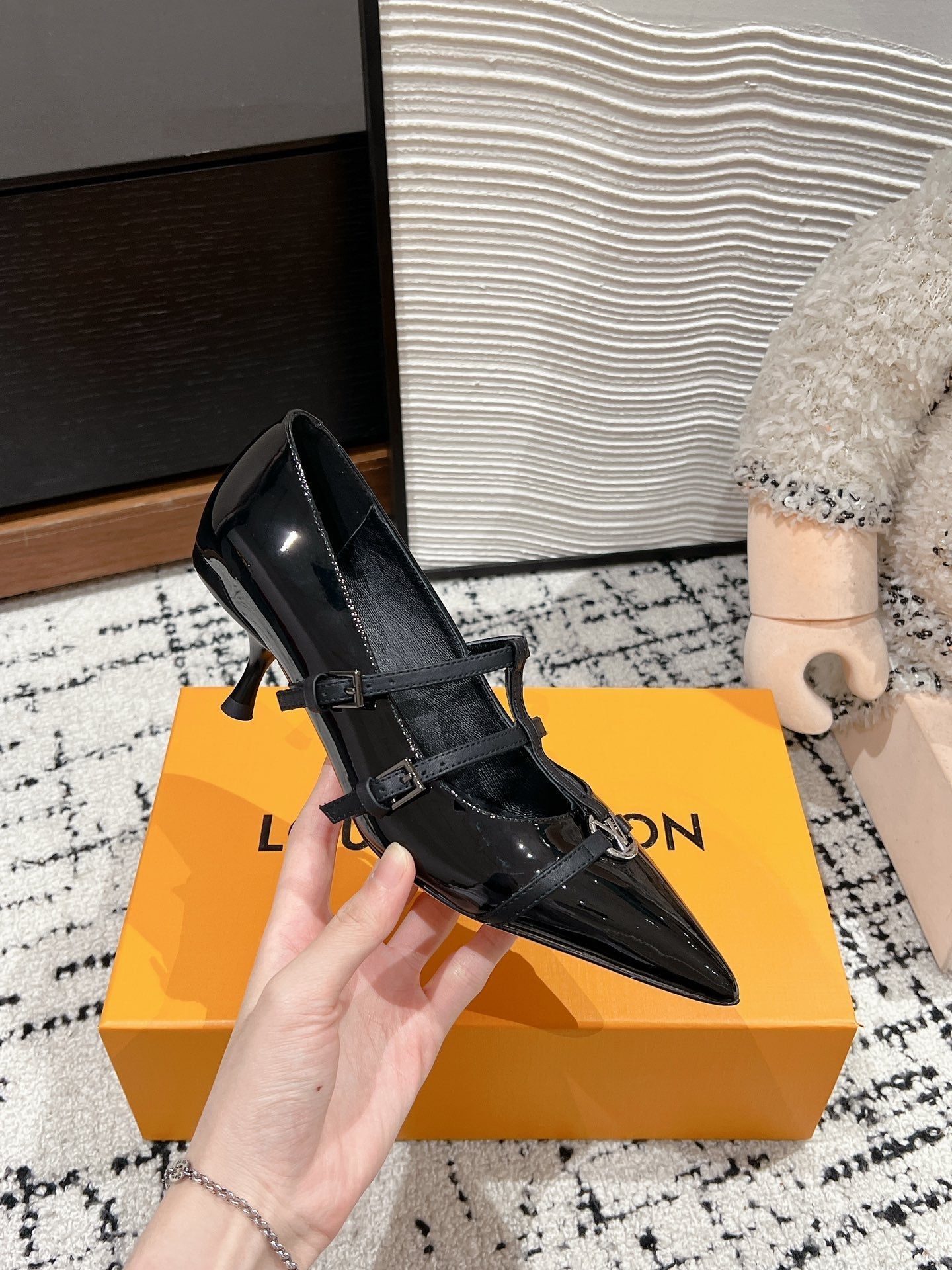 LOUIS VUITTON HIGH HEEL 4 CM PUMP IN BLACK CALFSKIN