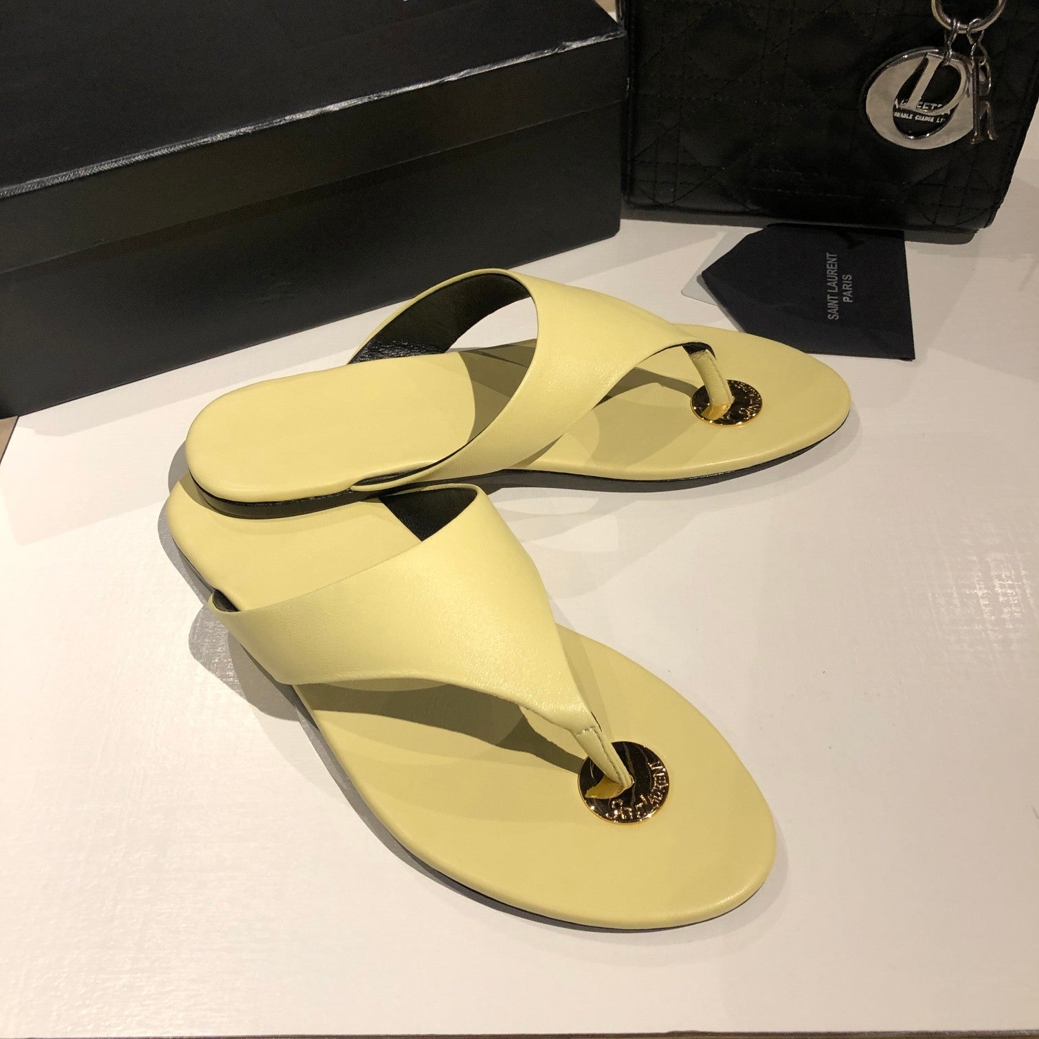 LOUIS VUITTON FLAT THONG IN LIGHT YELLOW CALFSKIN