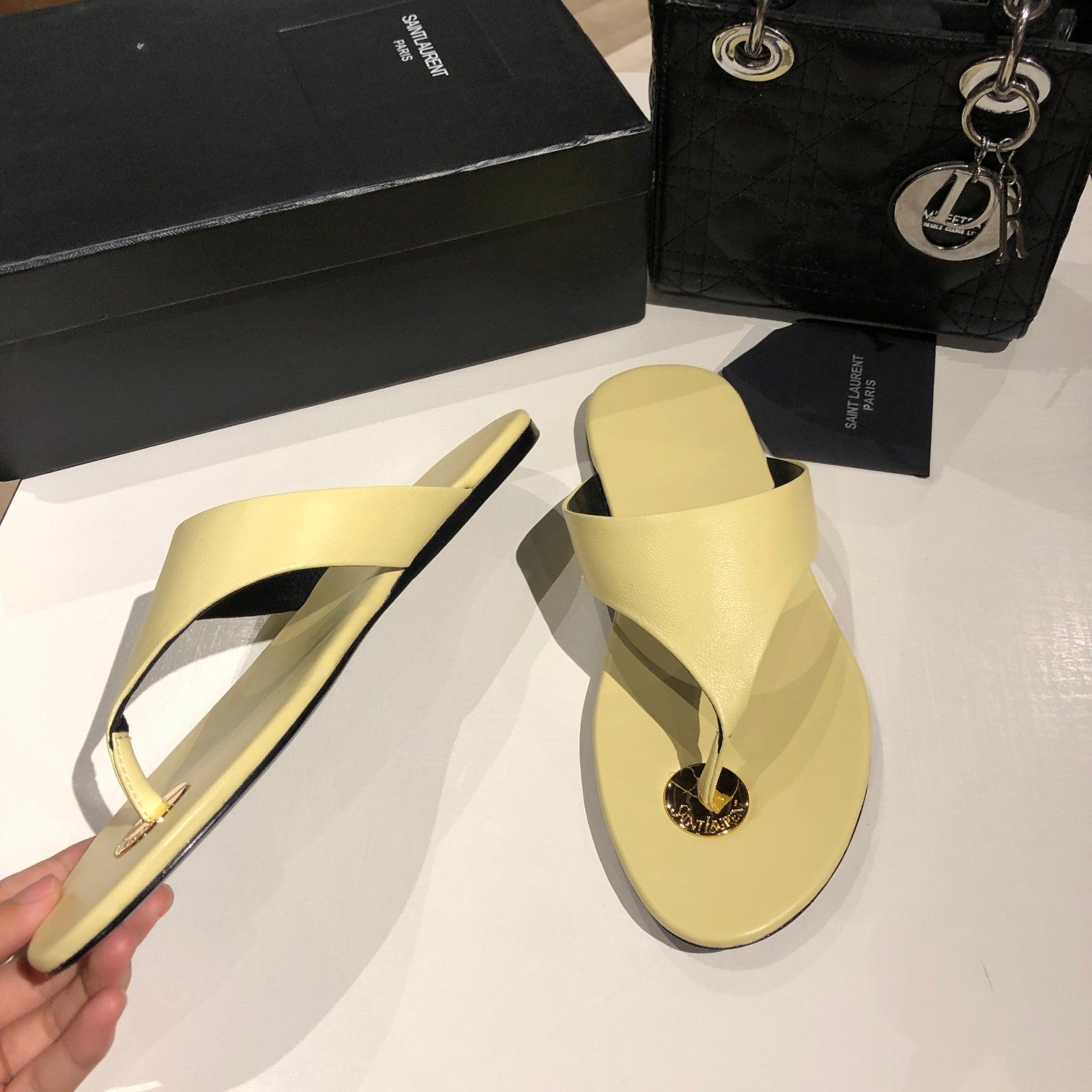 LOUIS VUITTON FLAT THONG IN LIGHT YELLOW CALFSKIN