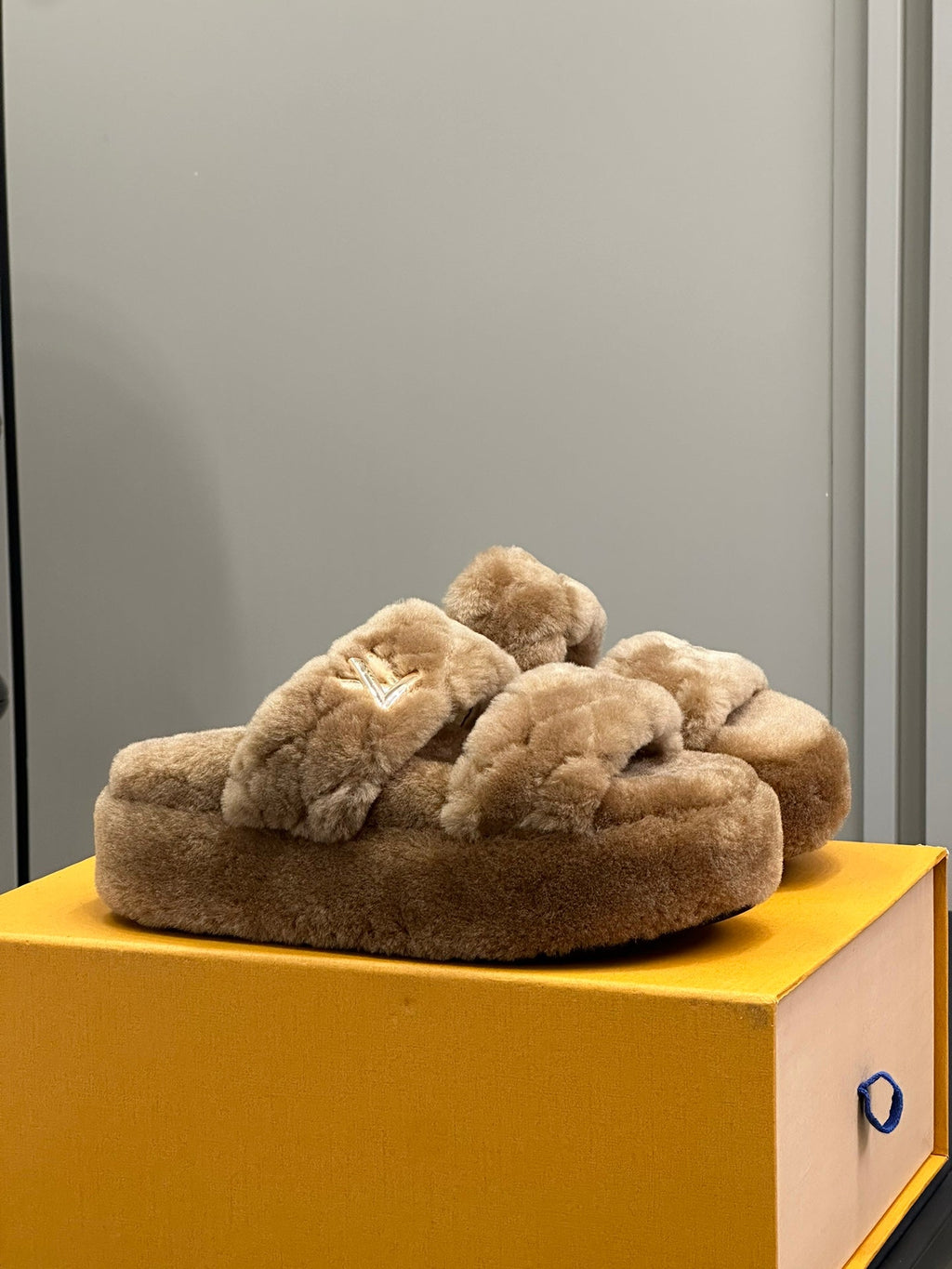 LOUIS VUITTON LV WOMEN'S DAD SANDAL MULE IN CAMEL BROWN FLEECE
