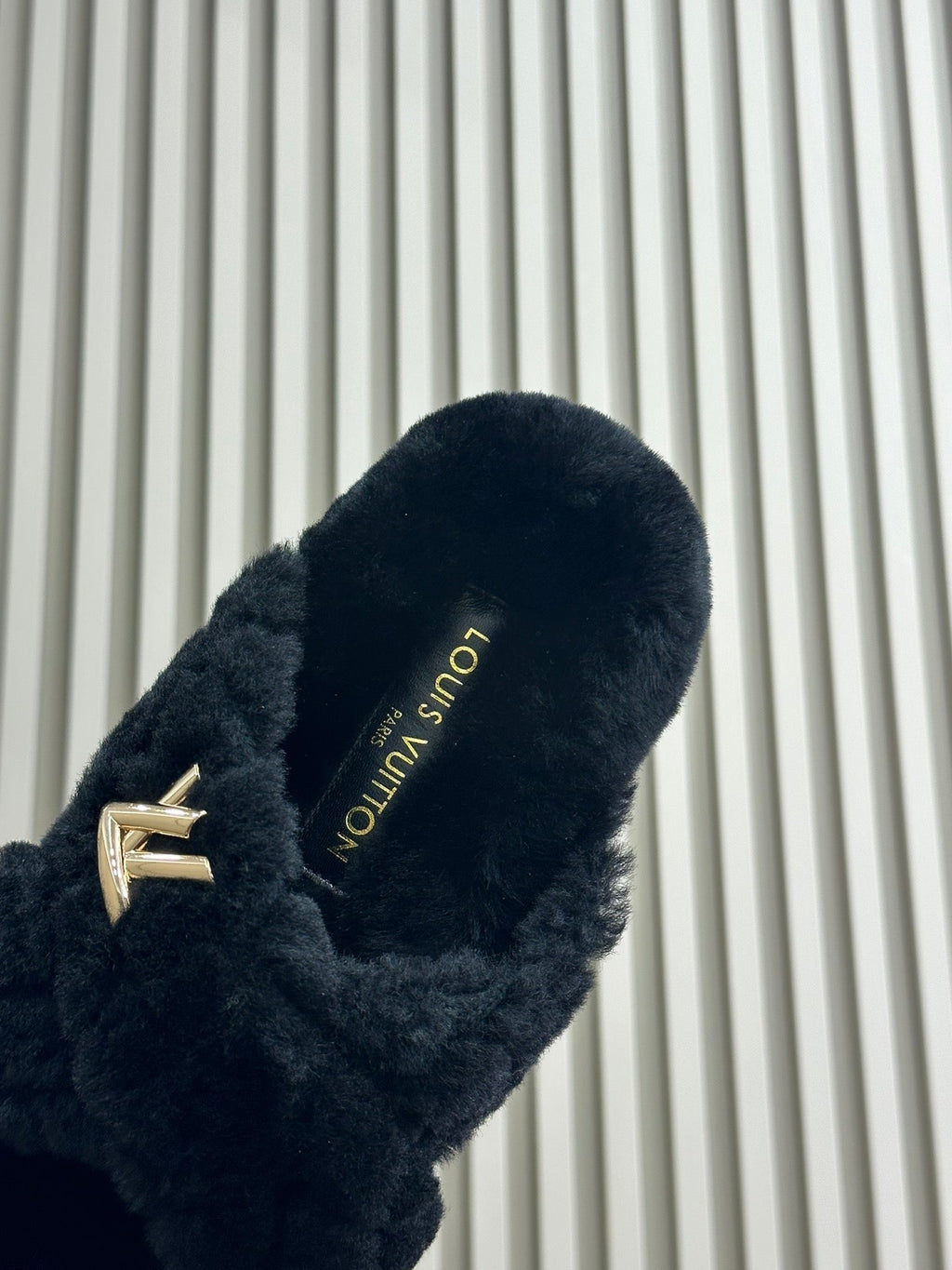 LOUIS VUITTON LV WOMEN'S SUNSET COMFORT FLAT MULE IN BLACK FLEECE