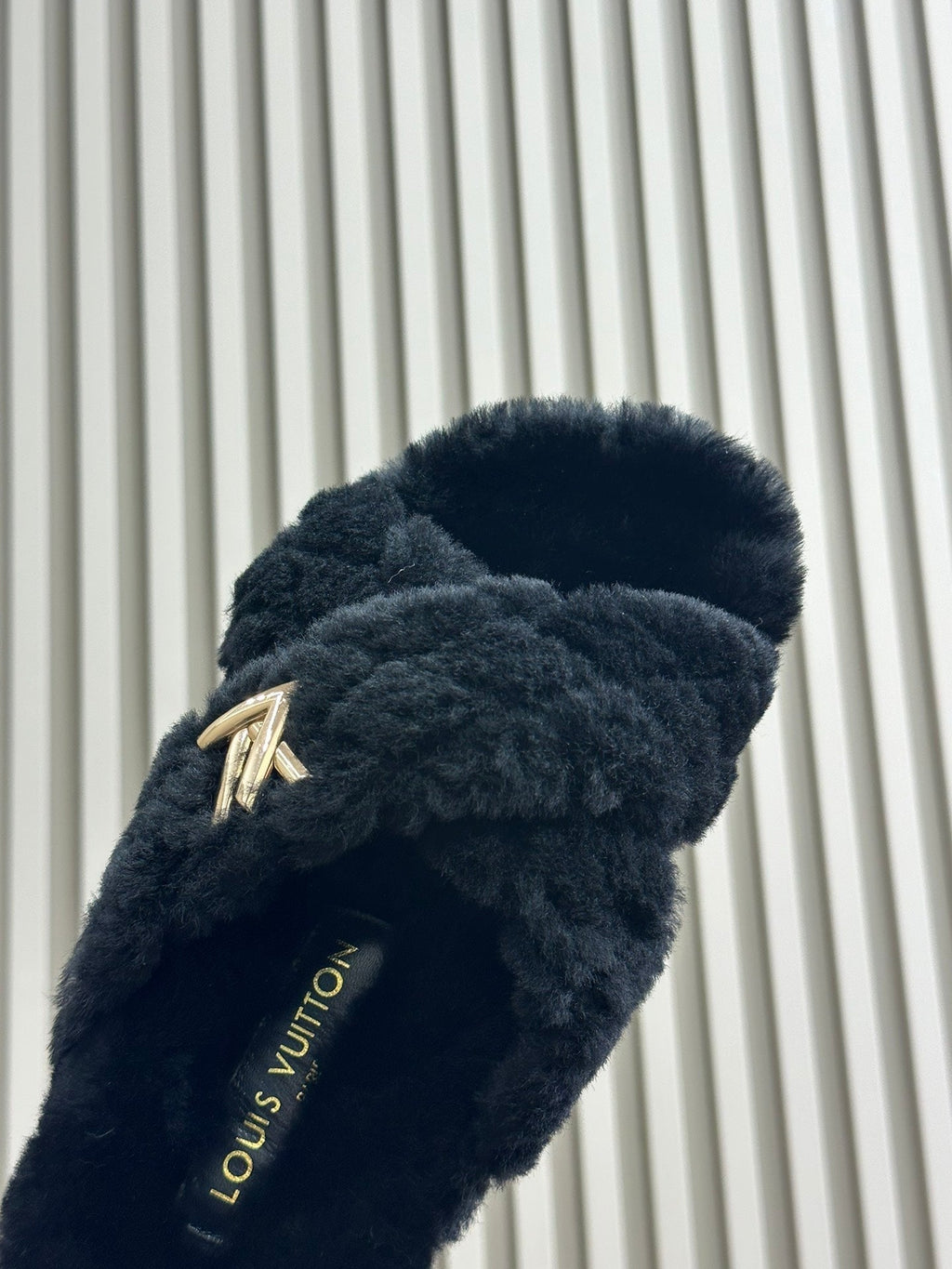 LOUIS VUITTON LV WOMEN'S SUNSET COMFORT FLAT MULE IN BLACK FLEECE