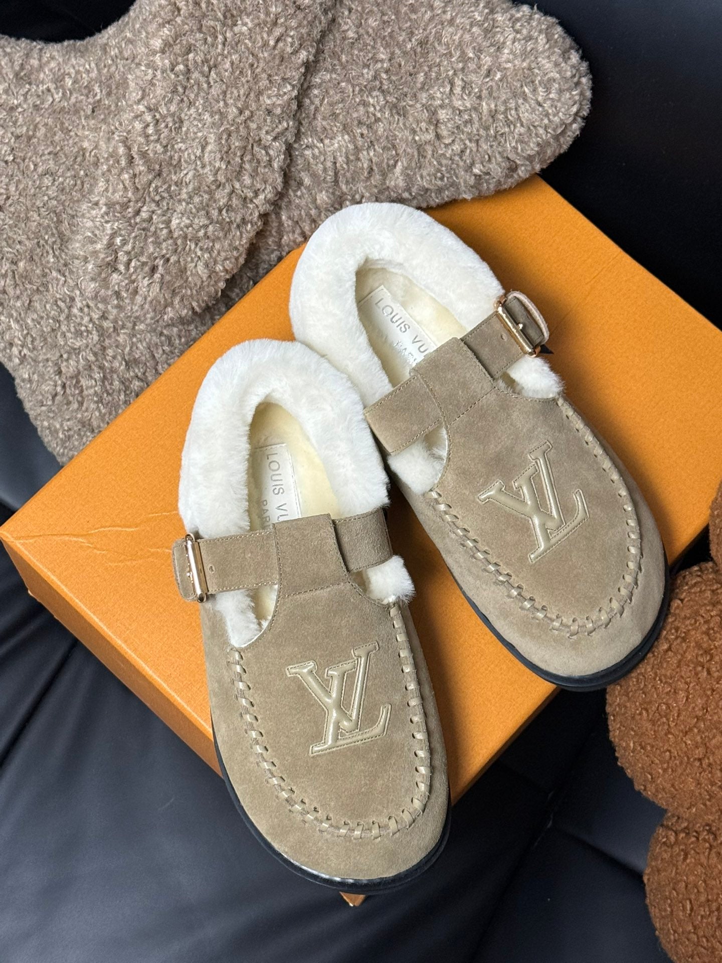 LOUIS VUITTON COLORADO COMFORT MARY JANE IN KHAKI BROWN SUEDE AND SHEARLING LINING