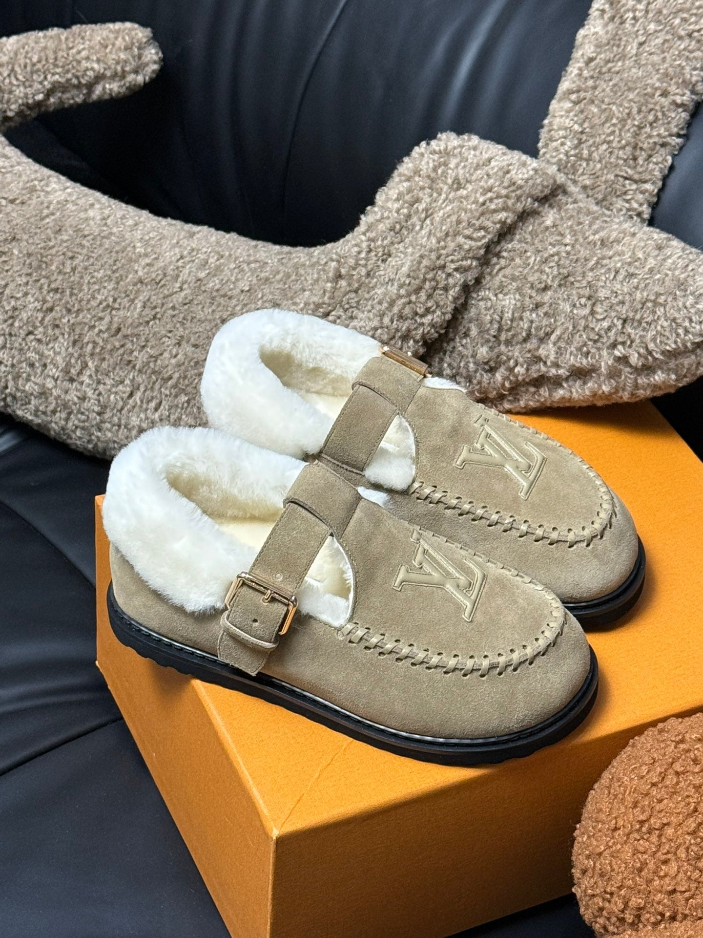 LOUIS VUITTON COLORADO COMFORT MARY JANE IN KHAKI BROWN SUEDE AND SHEARLING LINING