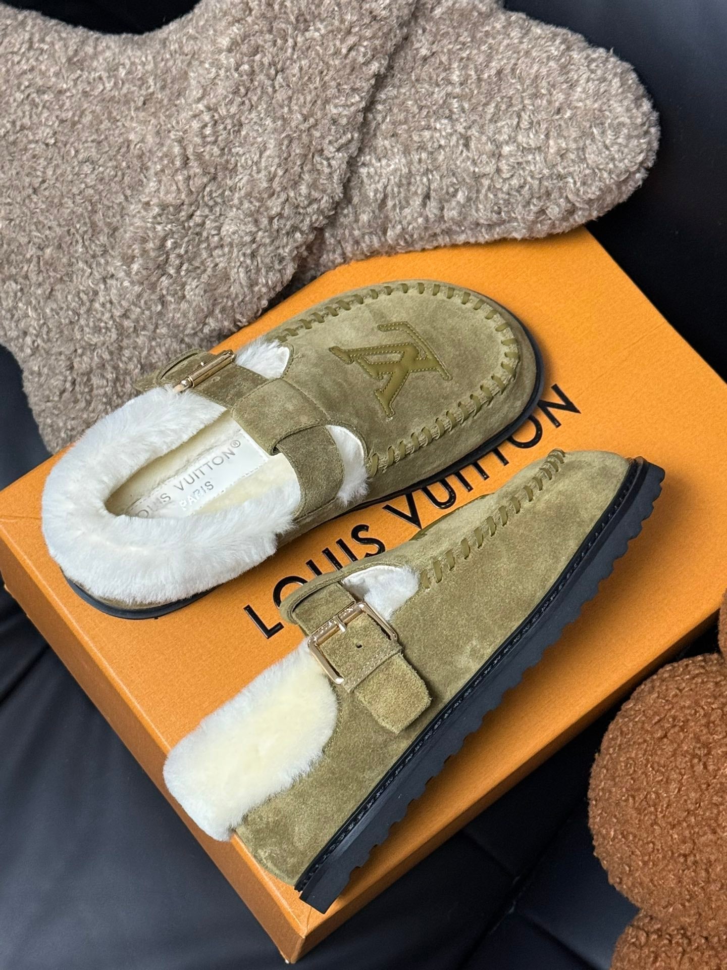 LOUIS VUITTON COLORADO COMFORT MARY JANE IN SAND BEIGE SUEDE AND SHEARLING LINING