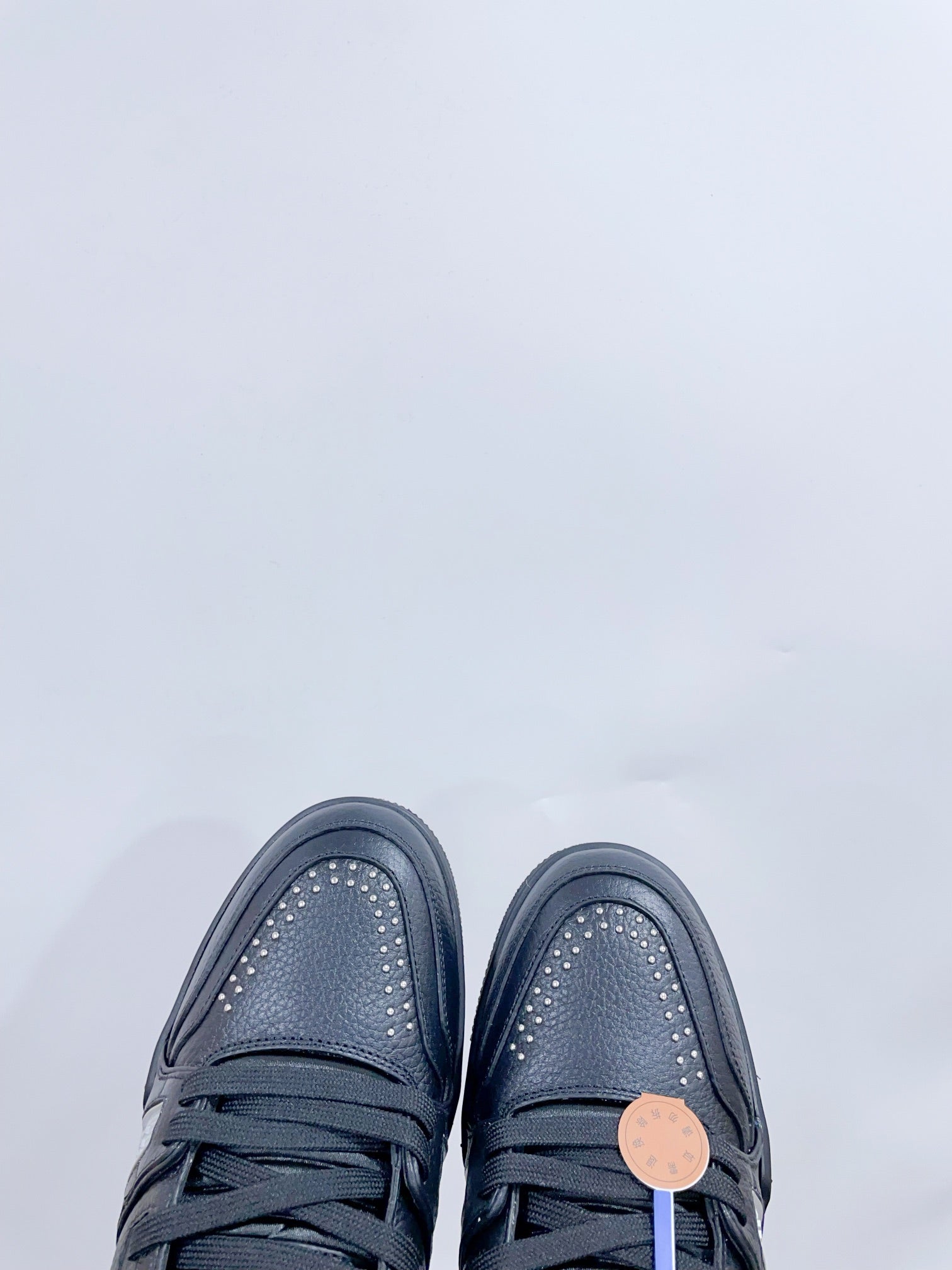 LOUIS VUITTON TRAINER SNEAKER IN BLACK CALFSKIN