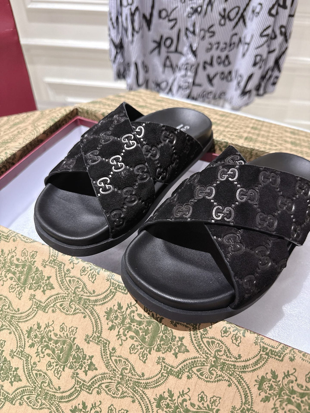GUCCI SLIDES IN BLACK SUEDE WITH EMBOSSED LOGO STYLE 6
