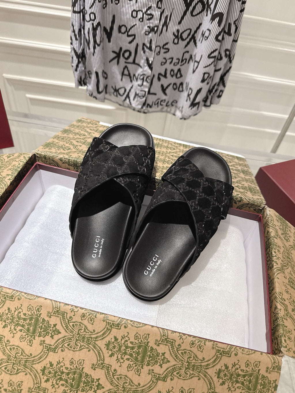 GUCCI SLIDES IN BLACK SUEDE WITH EMBOSSED LOGO STYLE 6