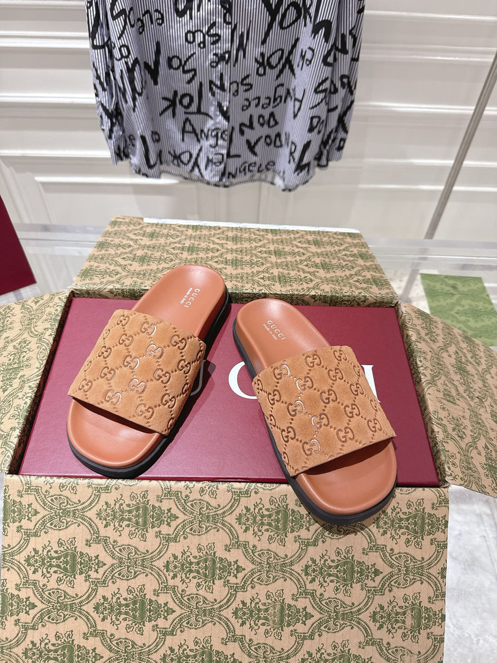 GUCCI SLIDES IN BURNT ORANGE SUEDE WITH EMBOSSED LOGO STYLE 5