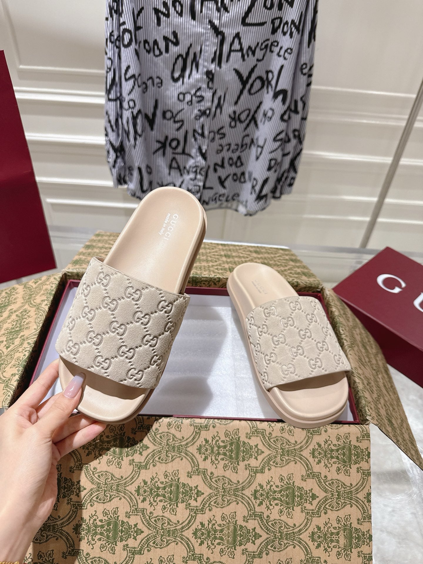 GUCCI SLIDES IN NUDE BEIGE SUEDE WITH EMBOSSED LOGO STYLE 2
