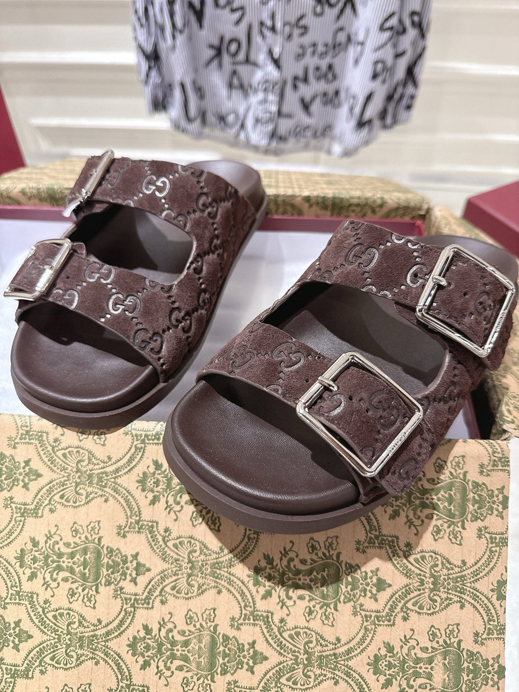 GUCCI SANDALS IN NAVY BROWN SUEDE EMBOSSED LOGO SILVER HARDWARE