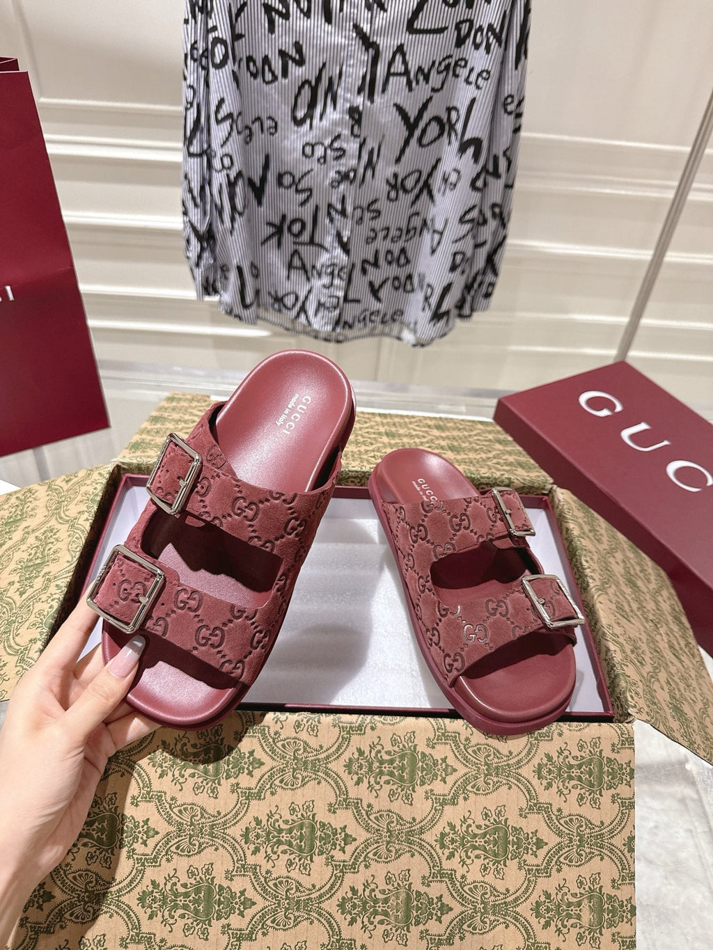 GUCCI SANDALS IN NAVY RED SUEDE EMBOSSED LOGO SILVER HARDWARE