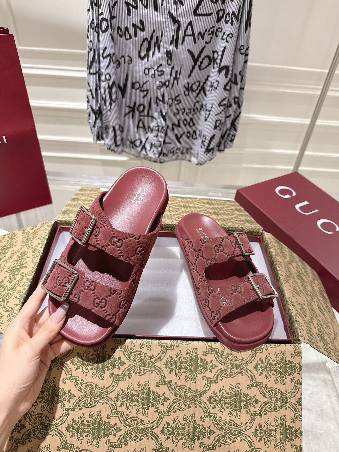 GUCCI SANDALS IN NAVY RED SUEDE EMBOSSED LOGO SILVER HARDWARE