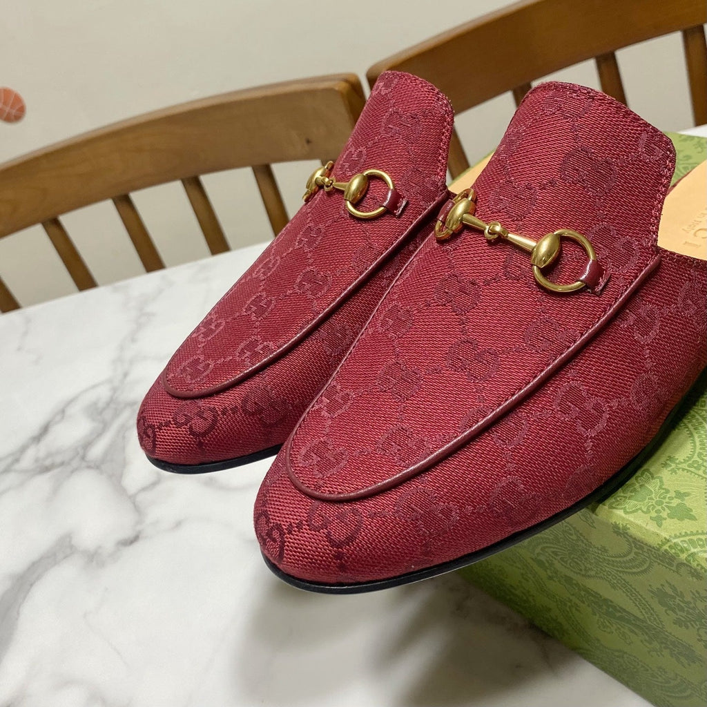 GUCCI MULES IN RED FABRIC GOLD HARD WARE