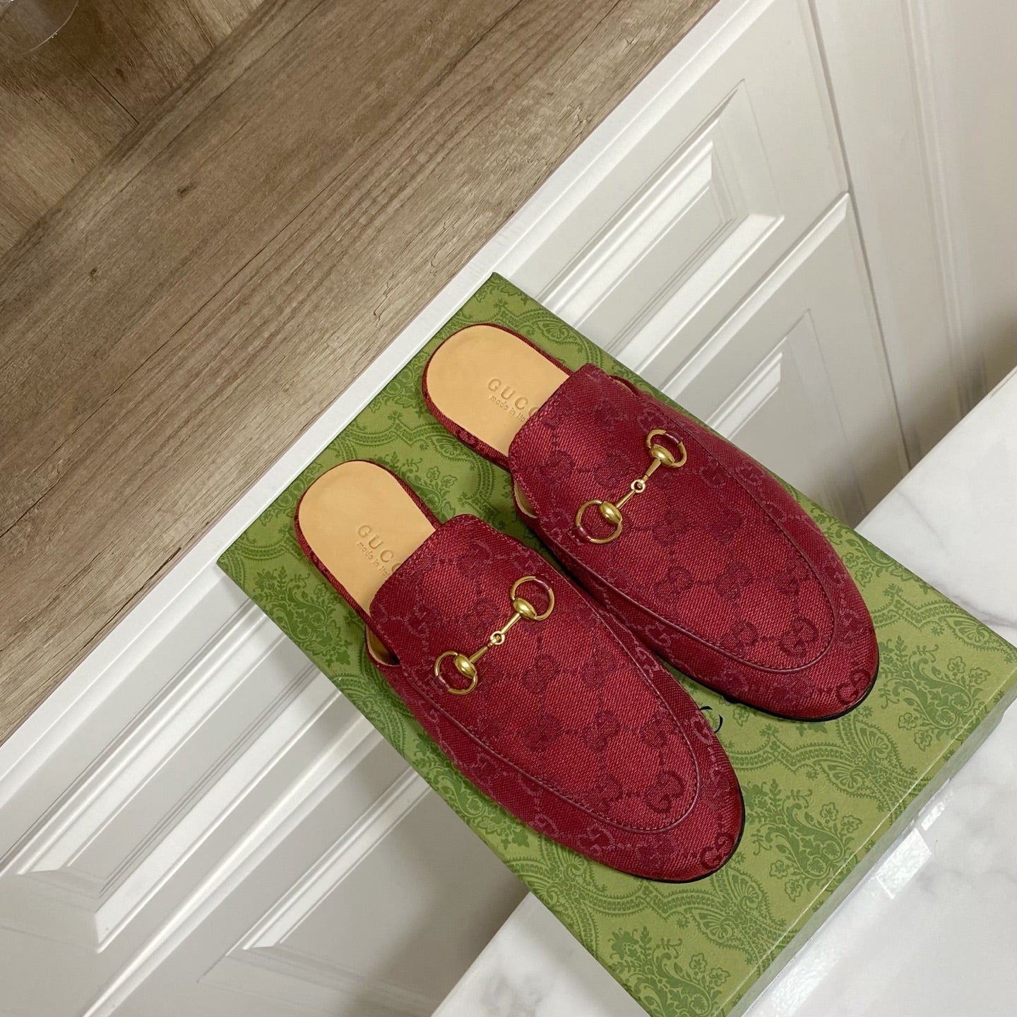 GUCCI MULES IN RED FABRIC GOLD HARD WARE