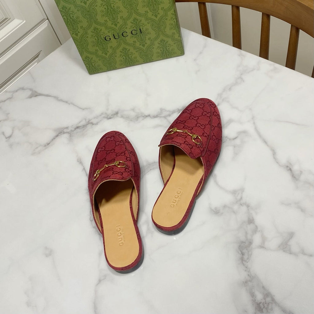 GUCCI MULES IN RED FABRIC GOLD HARD WARE