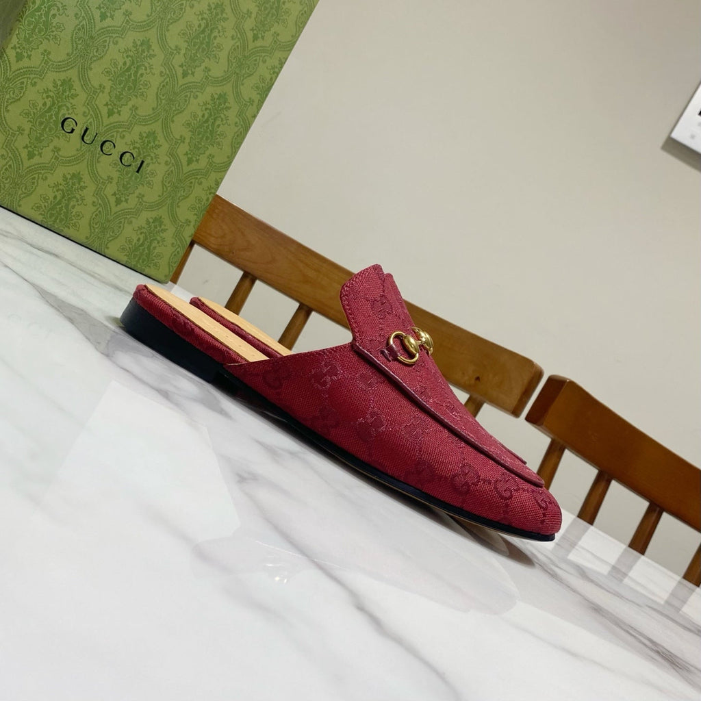 GUCCI MULES IN RED FABRIC GOLD HARD WARE