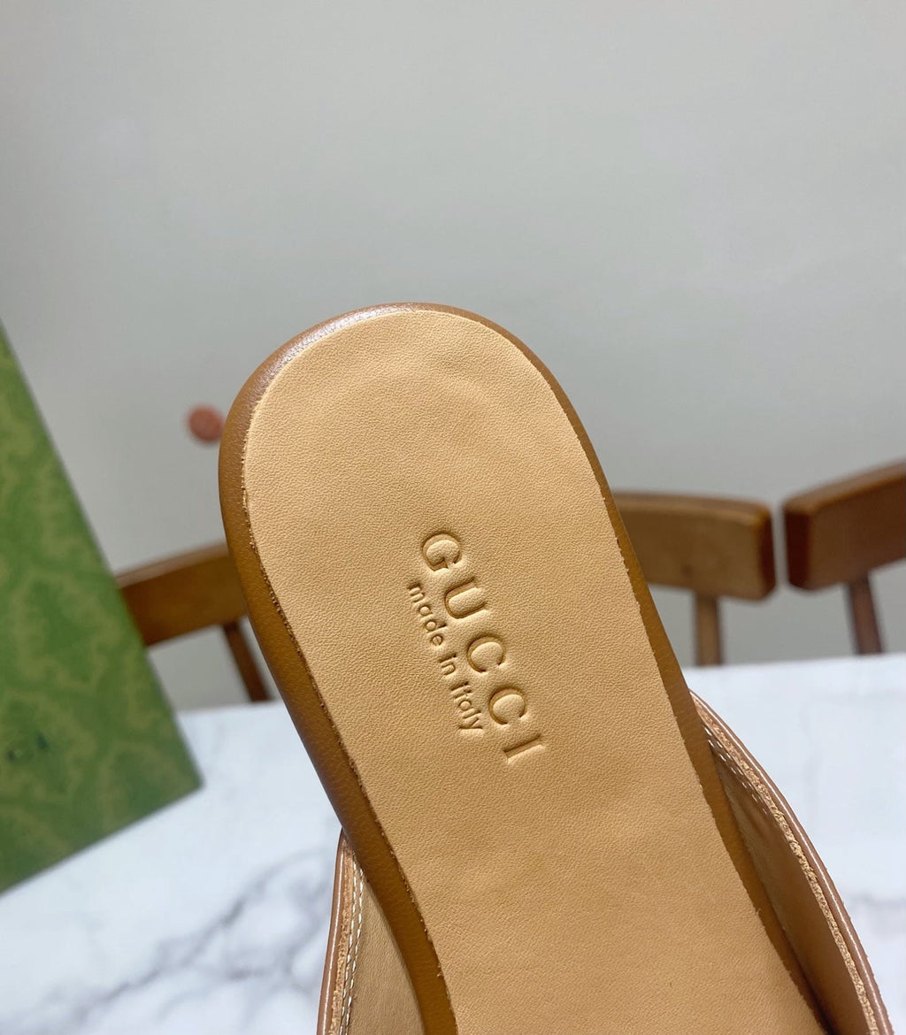 GUCCI MULES IN BROWN LAMBSKIN GOLD HARD WARE