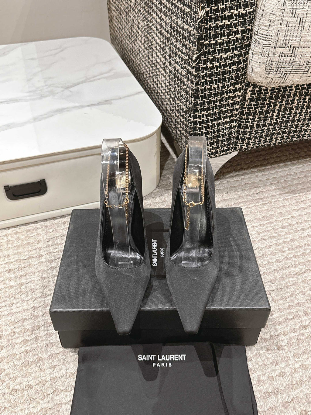 LOUIS VUITTON HIGH PUMP 9 CM IN BLACK SATIN